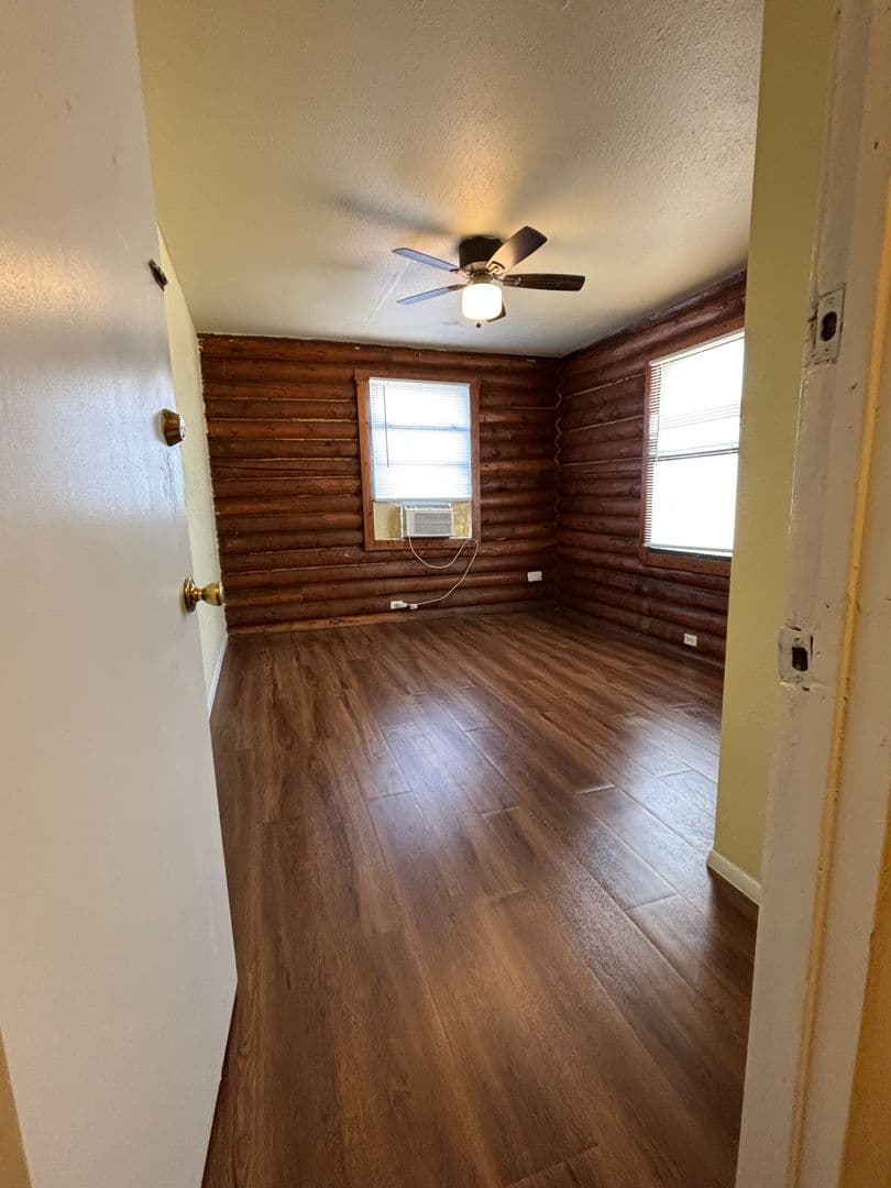 Bandera Apartment: 234 San Angelo St