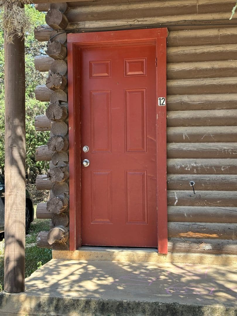 Bandera Apartment: 234 San Angelo St