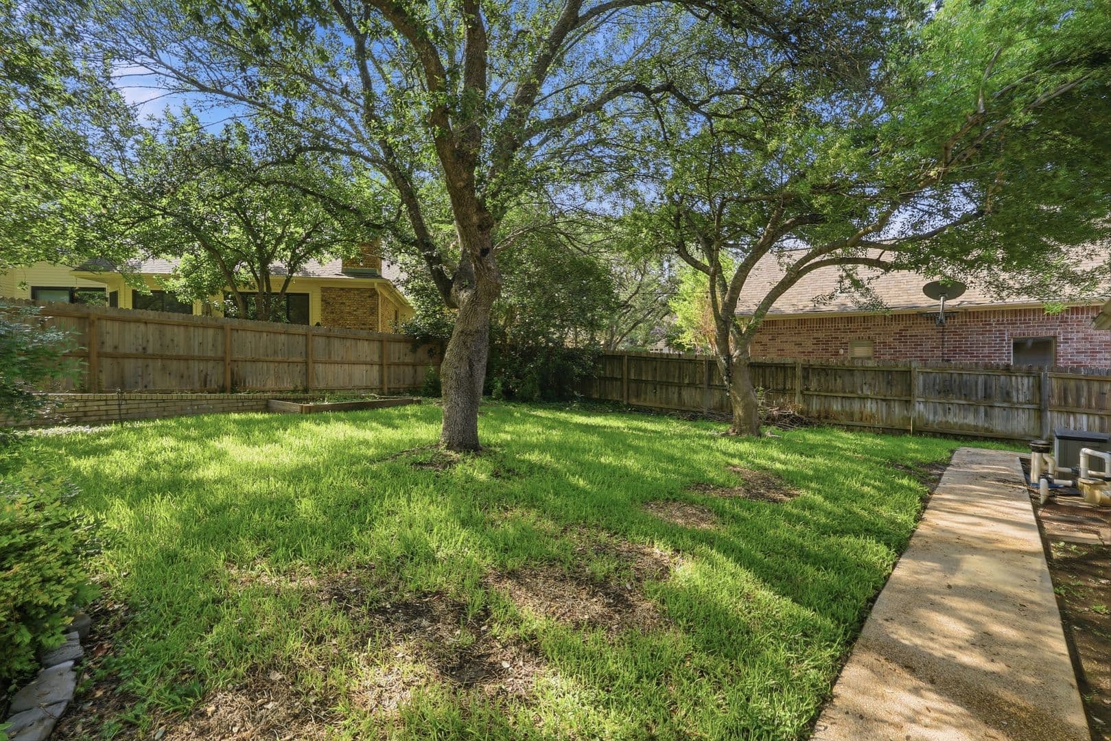 San Antonio House: 24 Inwood Manor