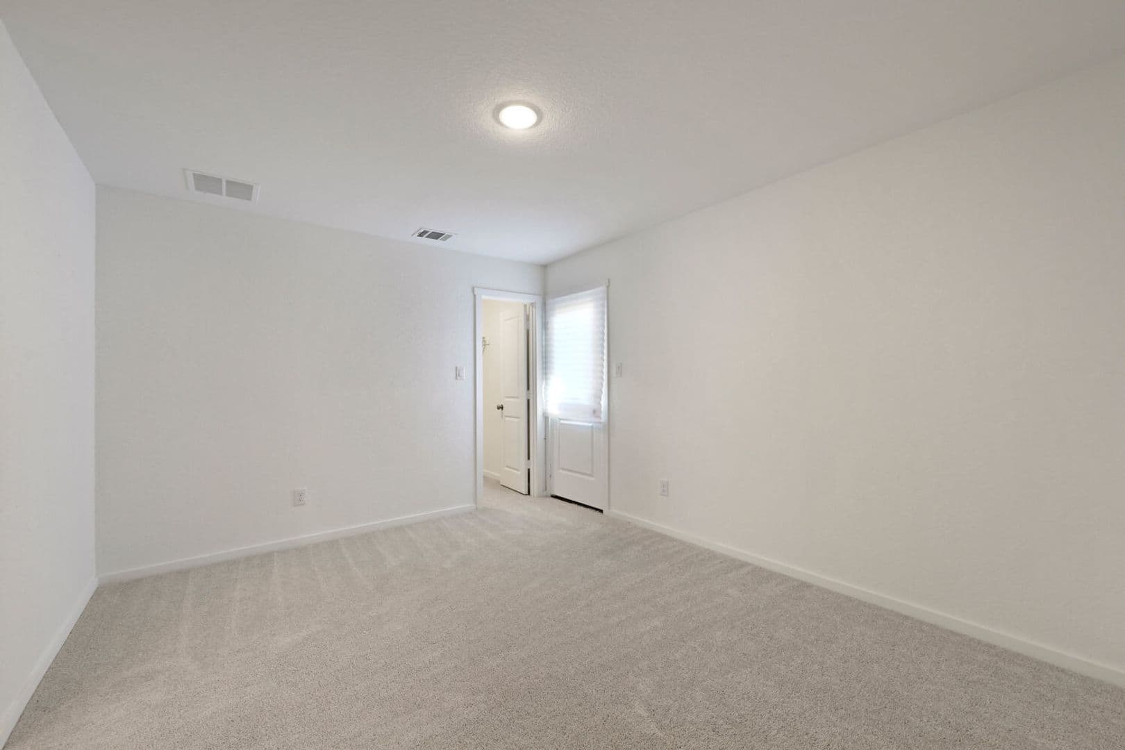 Elmendorf House: 6840 Chert Chase
