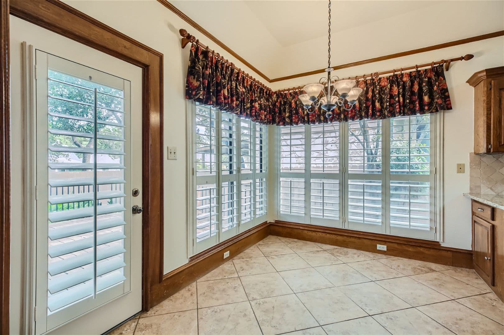 San Antonio House: 14922 Royal Orbit