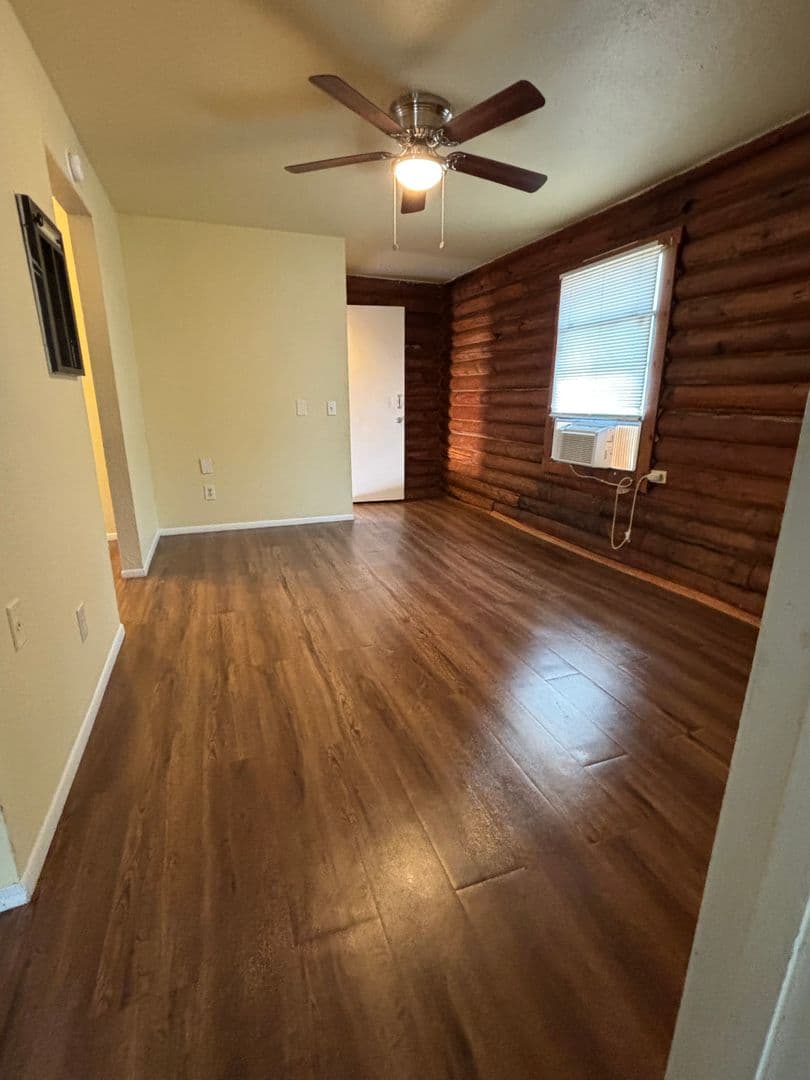 Bandera Apartment: 234 San Angelo St
