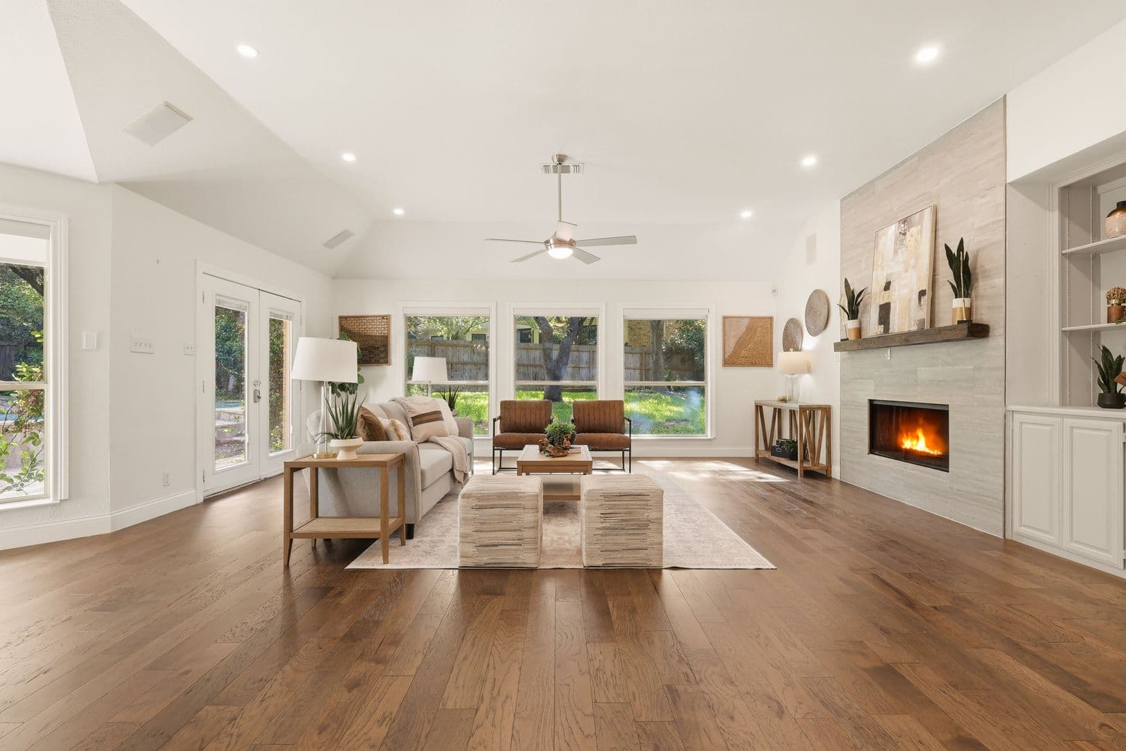 San Antonio House: 24 Inwood Manor
