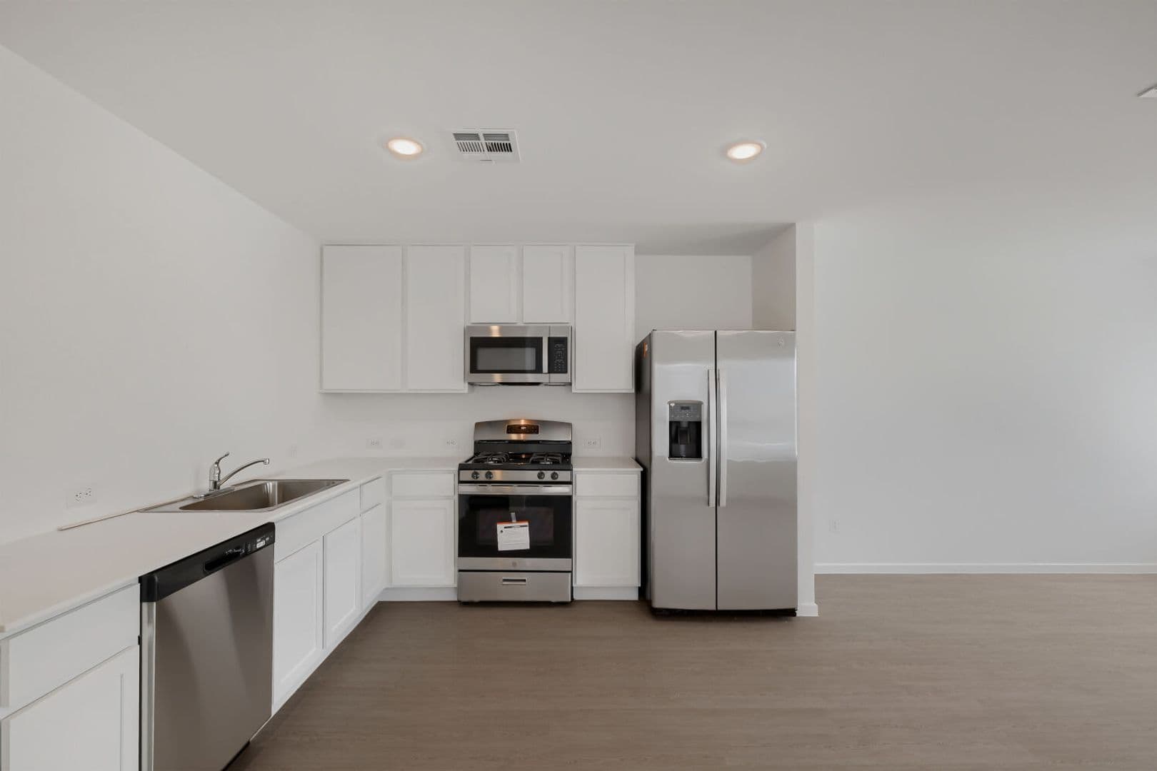 Elmendorf House: 6829 Chert Chase