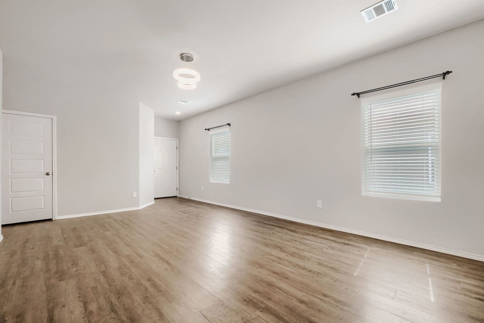 San Antonio House: 9623 Pleasanton Elm