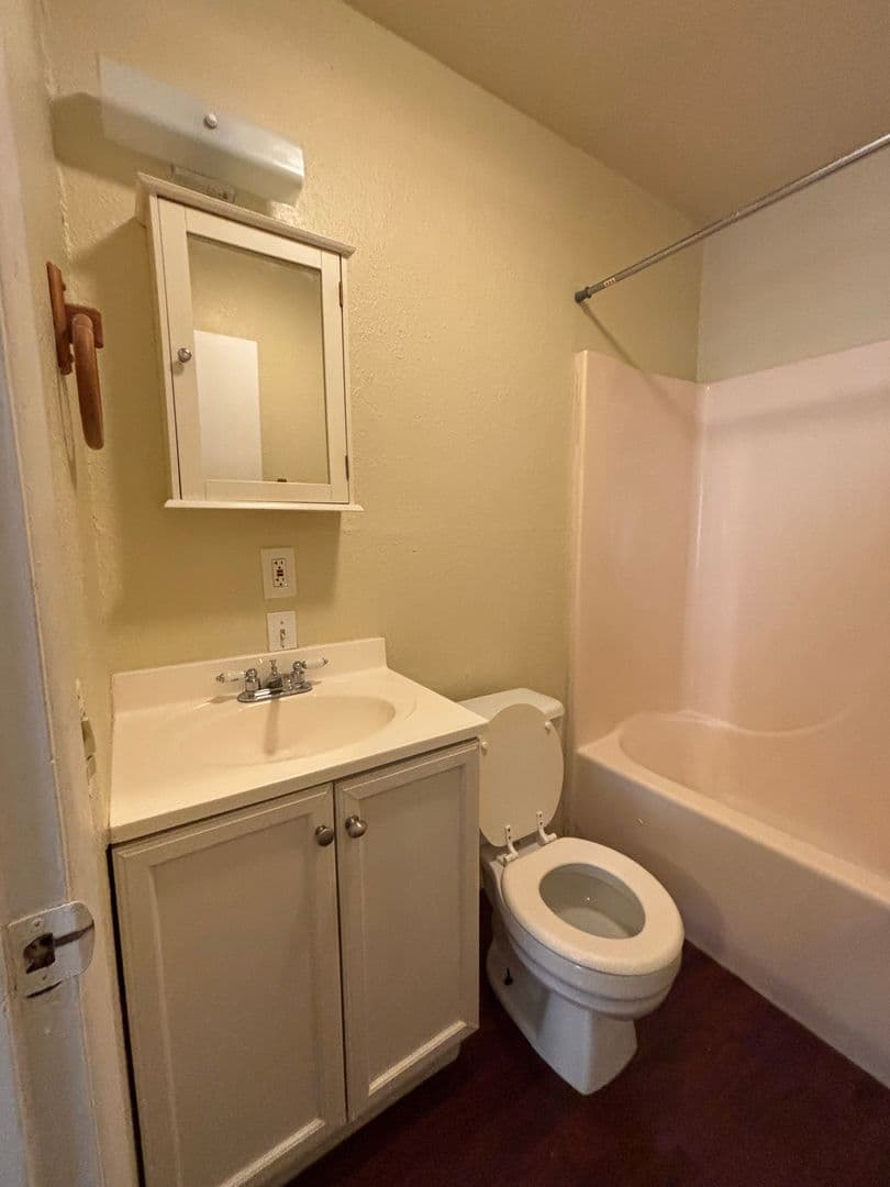 Bandera Apartment: 234 San Angelo St