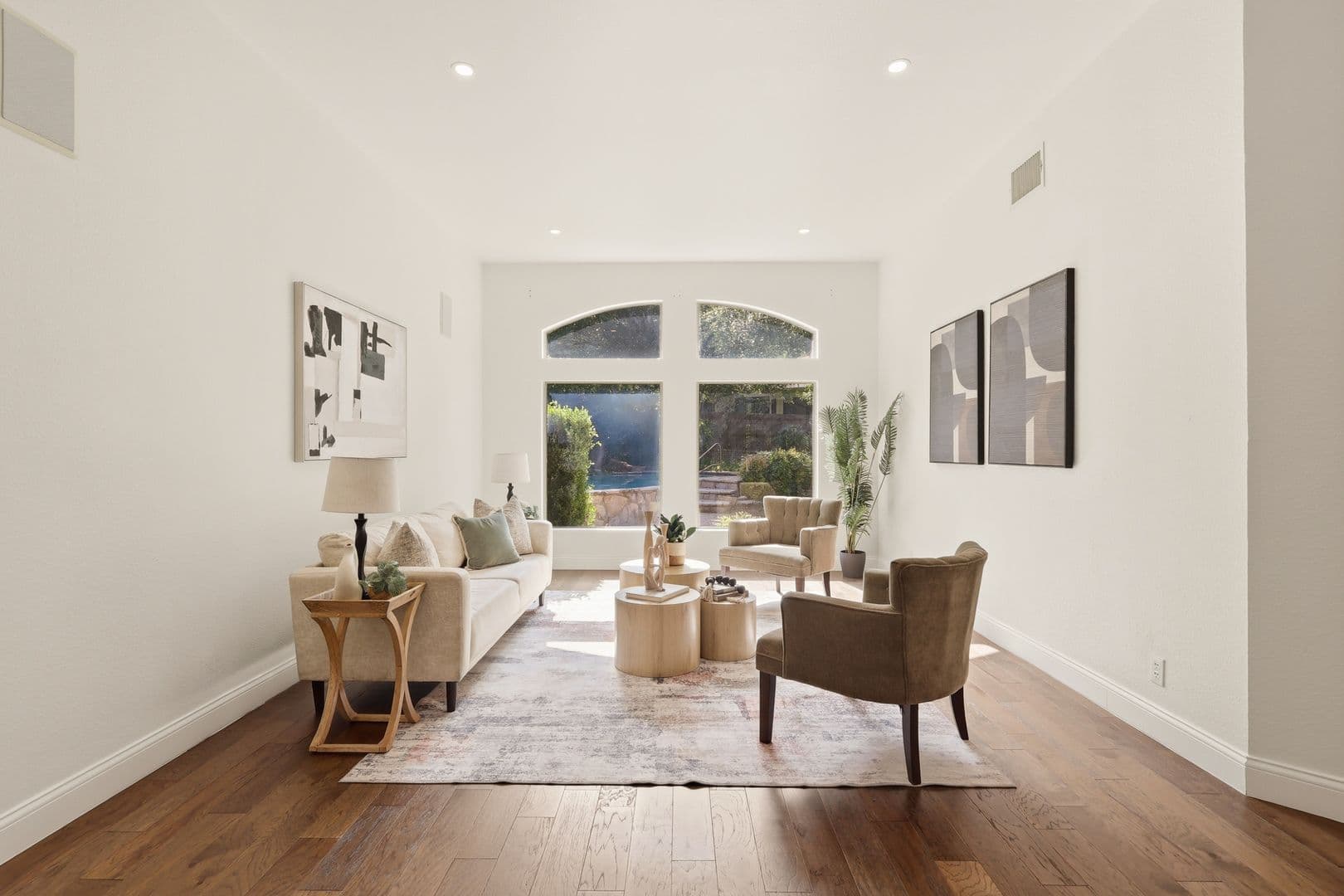 San Antonio House: 24 Inwood Manor