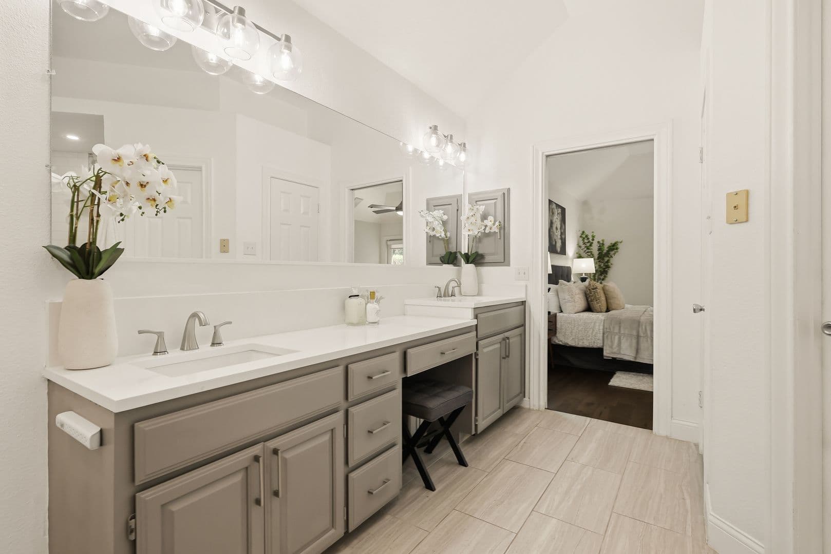 San Antonio House: 24 Inwood Manor