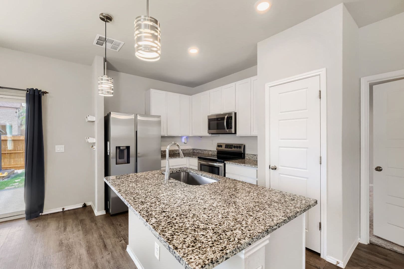 San Antonio House: 9623 Pleasanton Elm