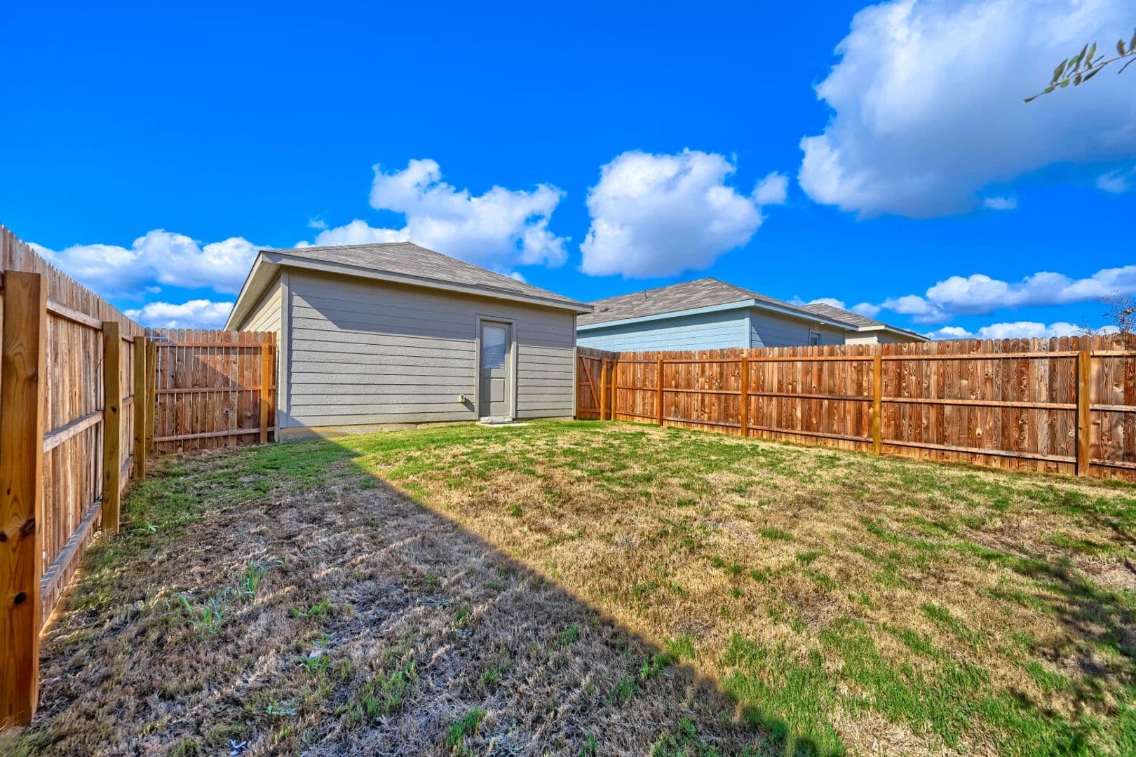 Elmendorf House: 6840 Chert Chase