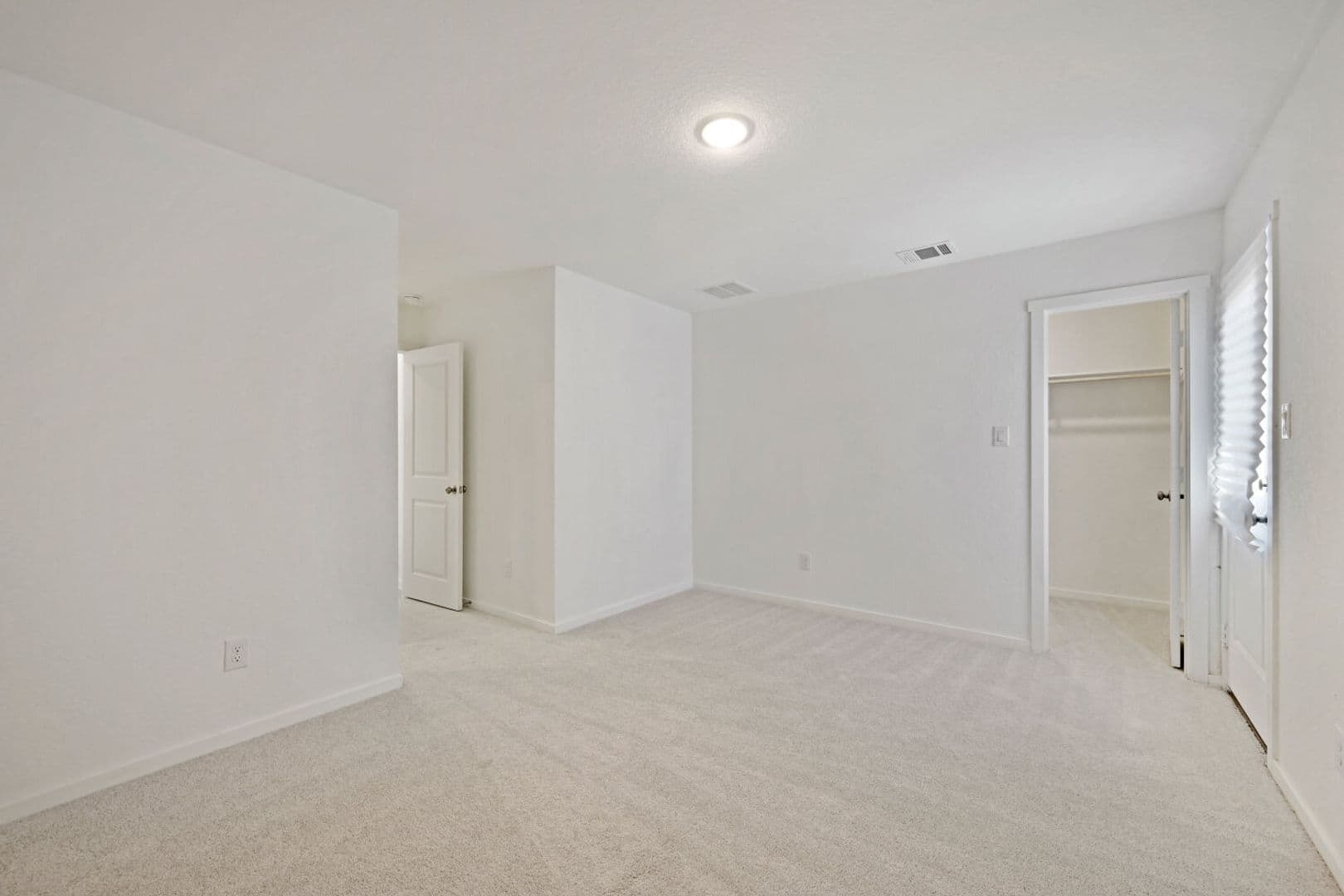 Elmendorf House: 6840 Chert Chase