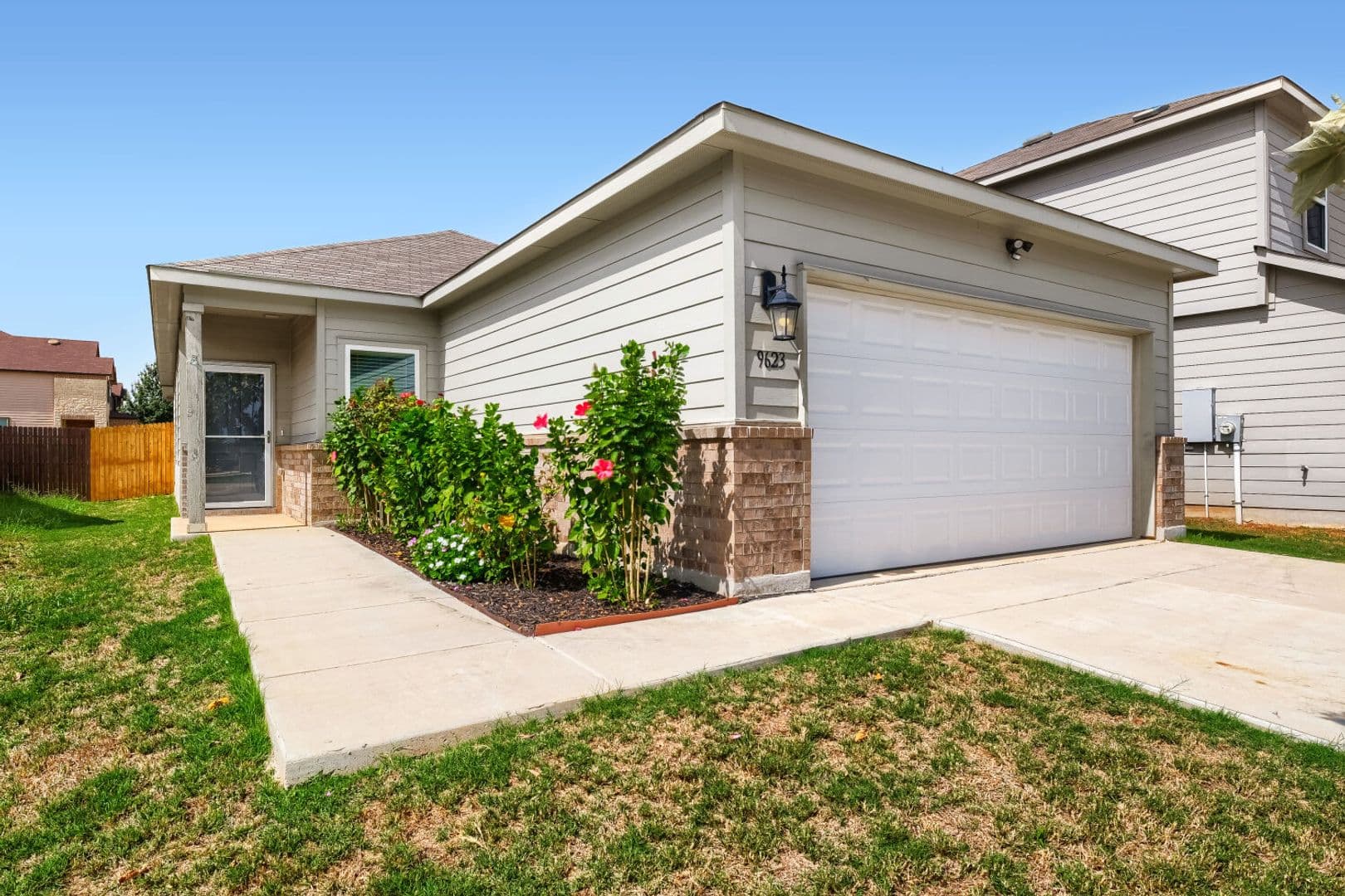 San Antonio House: 9623 Pleasanton Elm