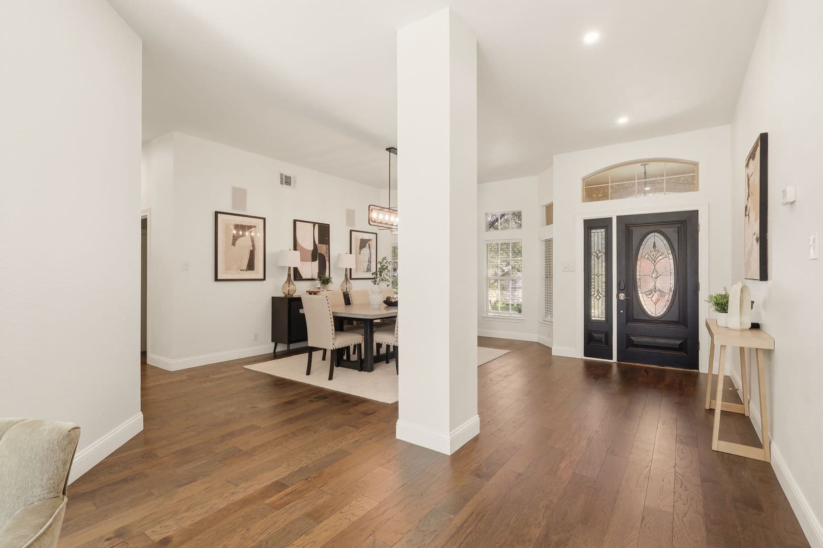 San Antonio House: 24 Inwood Manor