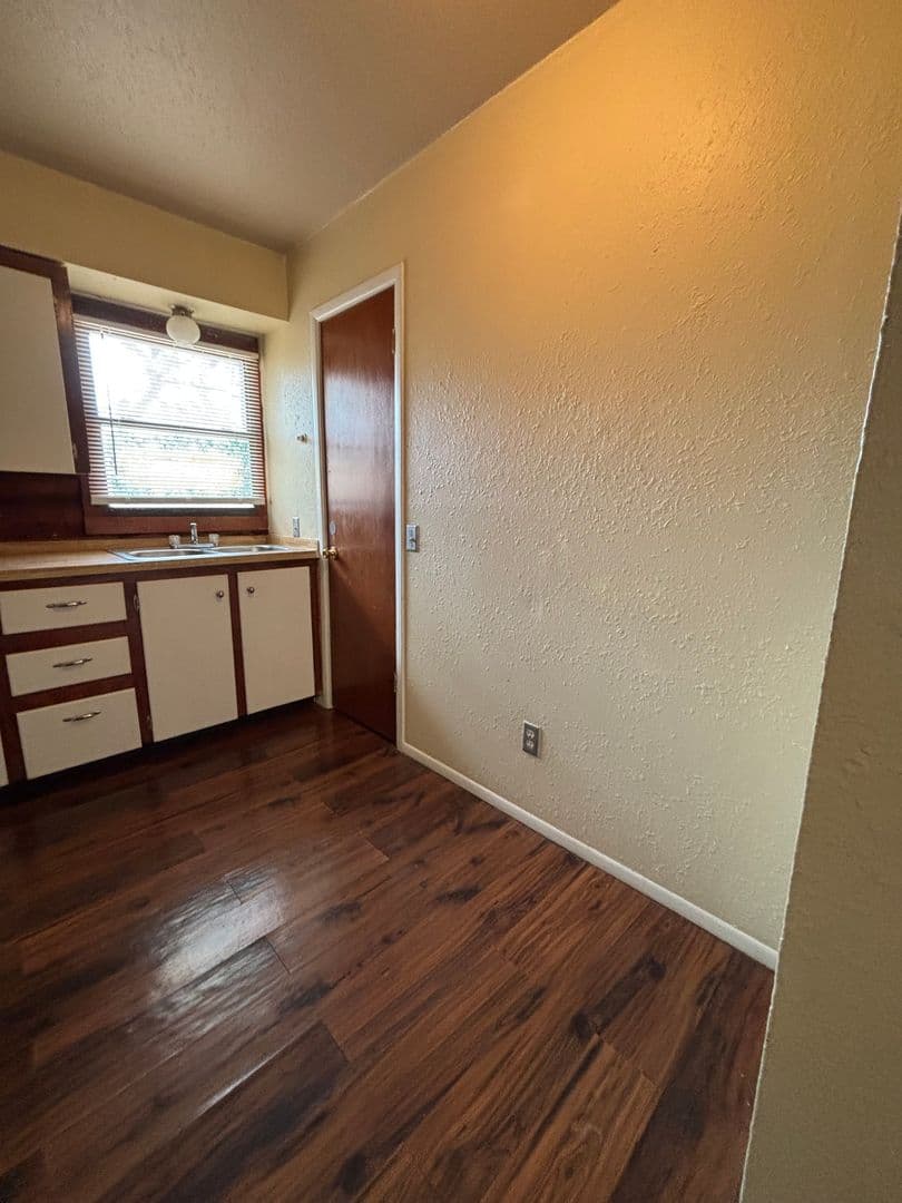 Bandera Apartment: 234 San Angelo St