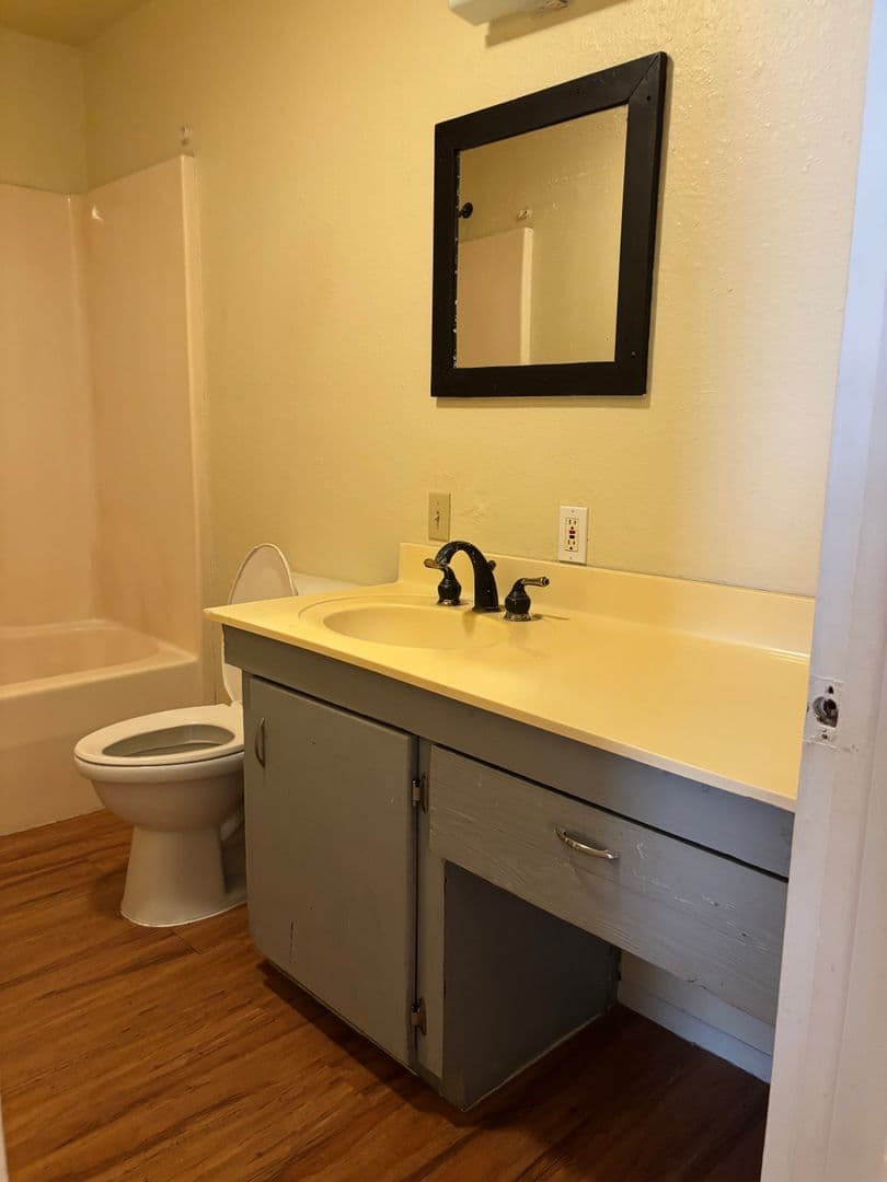 Bandera Apartment: 234 San Angelo St