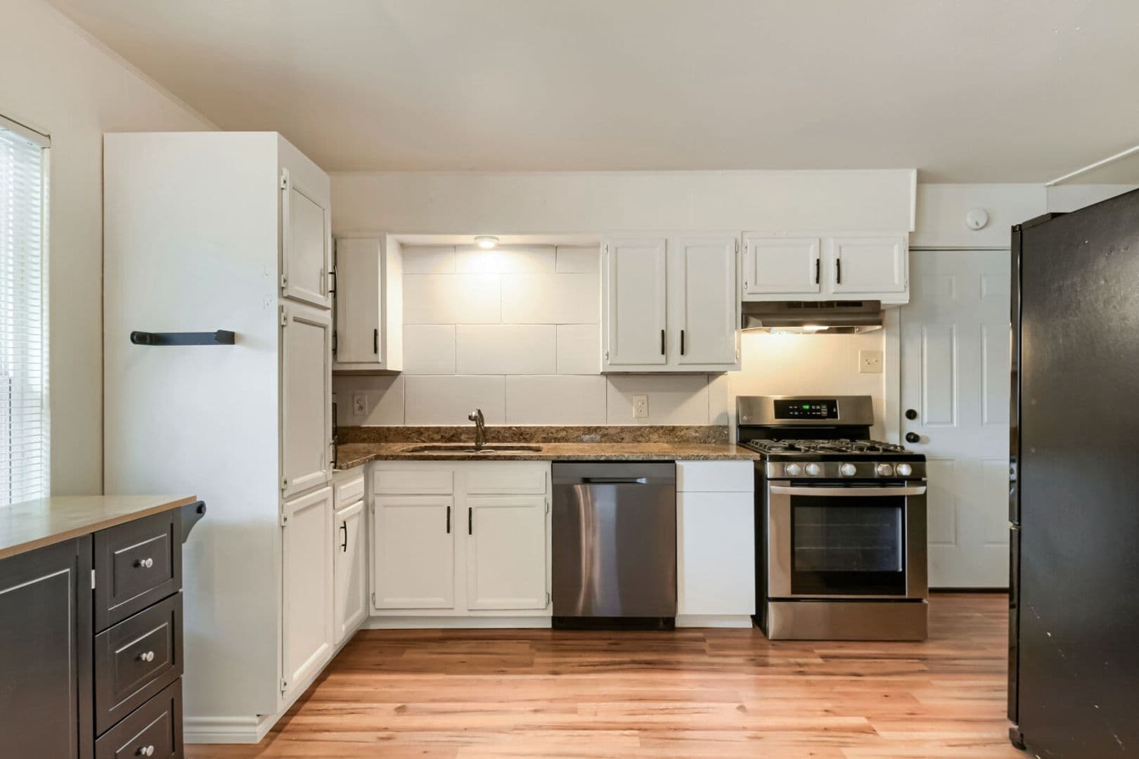 San Antonio House: 8106 Windlake St