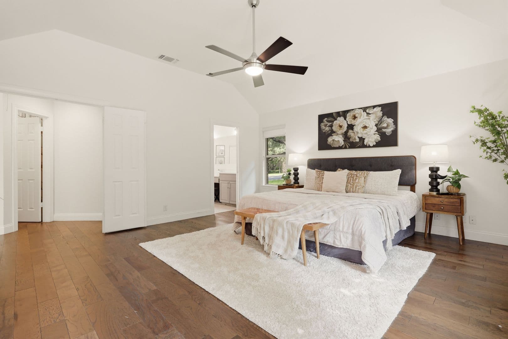 San Antonio House: 24 Inwood Manor