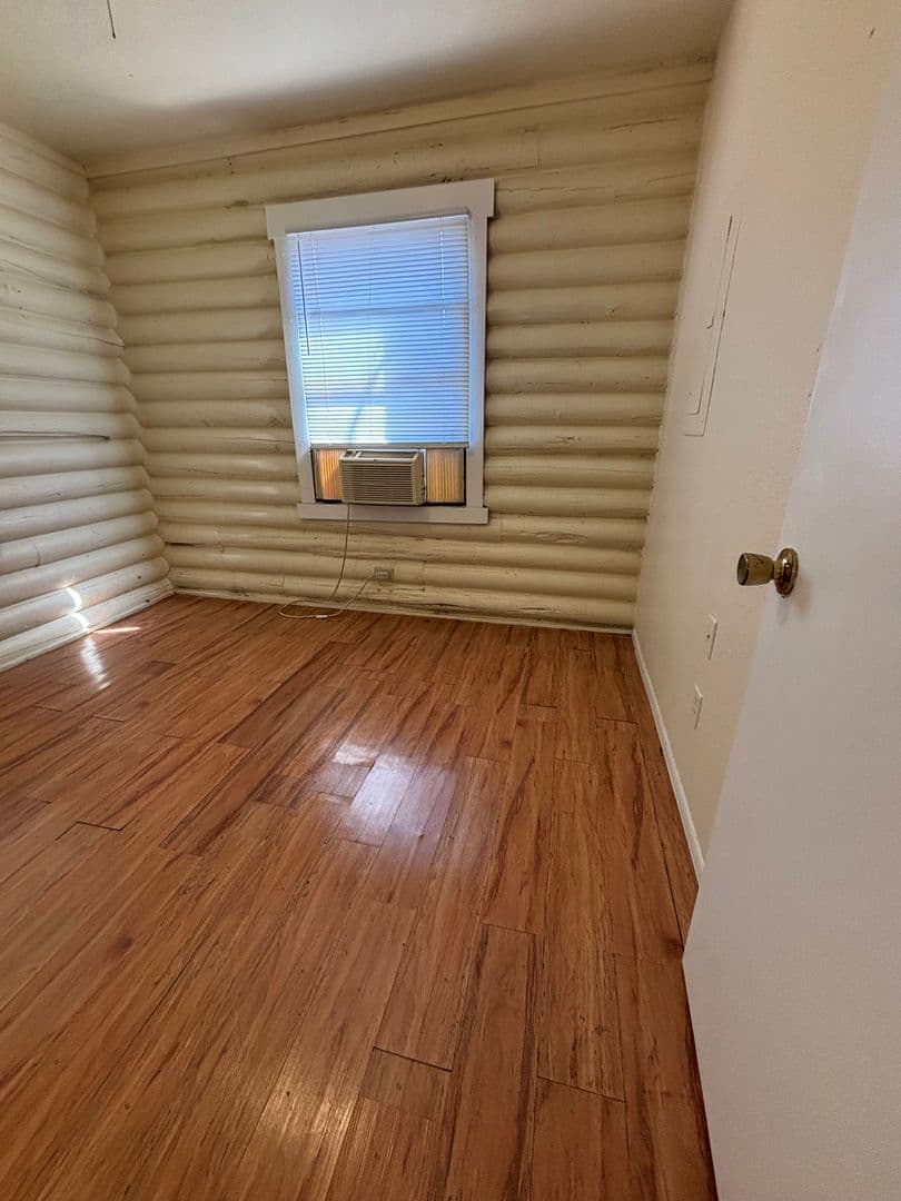 Bandera Apartment: 234 San Angelo St