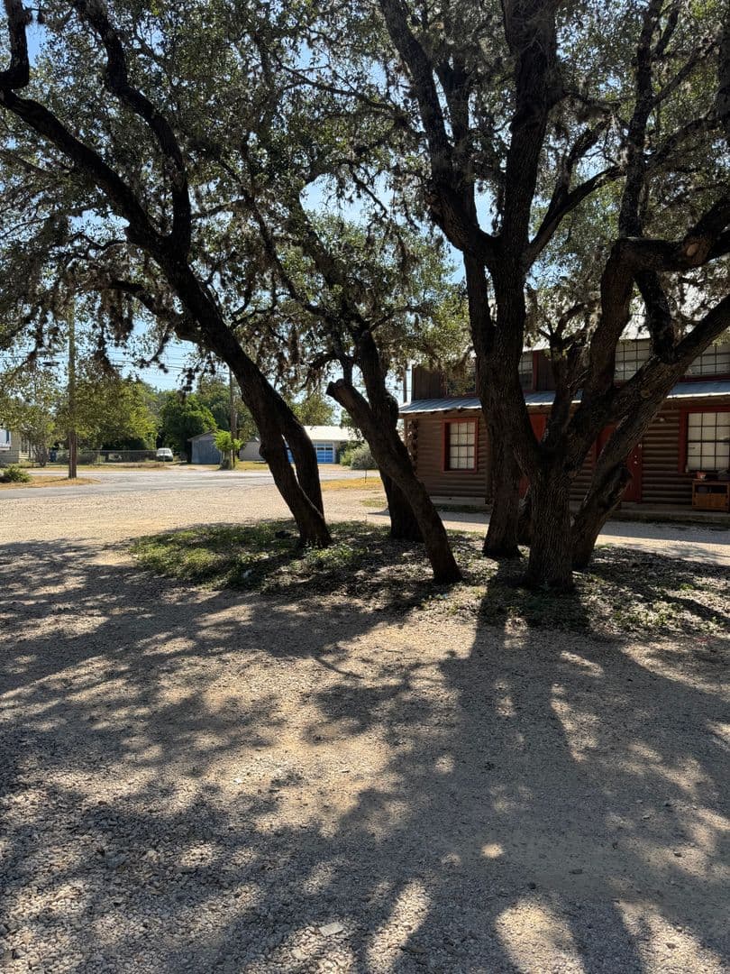 Bandera Apartment: 234 San Angelo St
