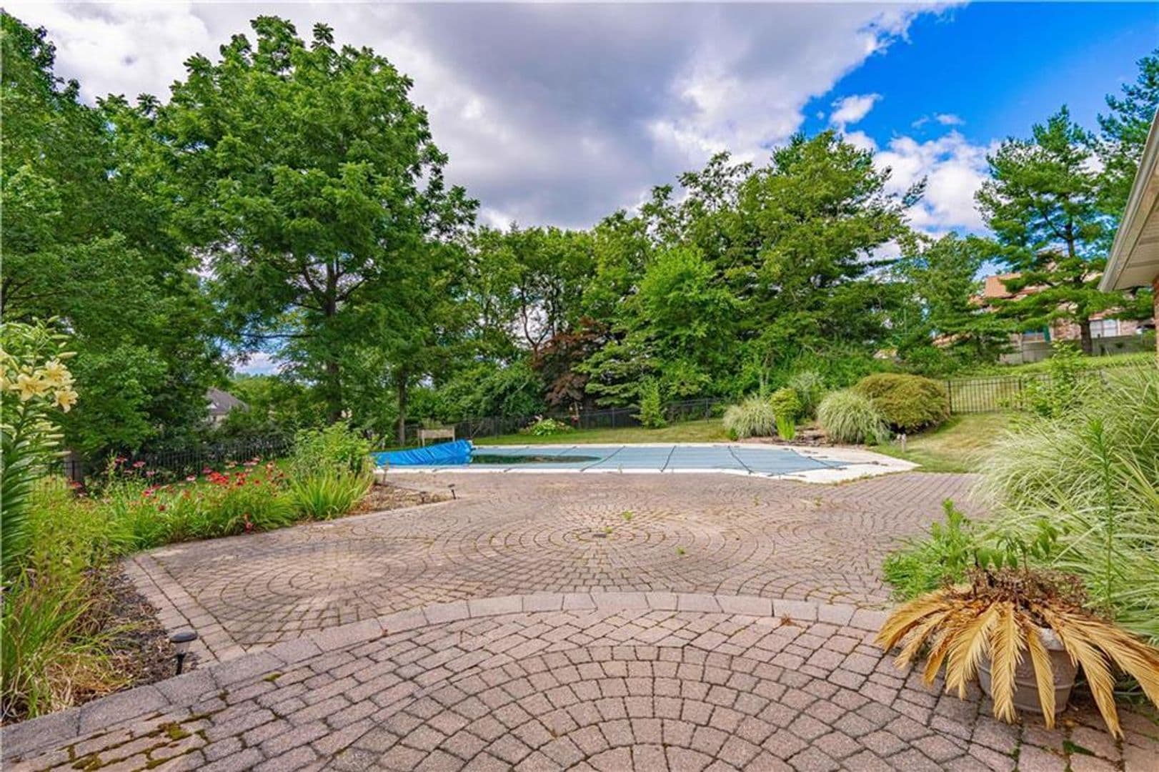Bethlehem House: 3475 Manor Road
