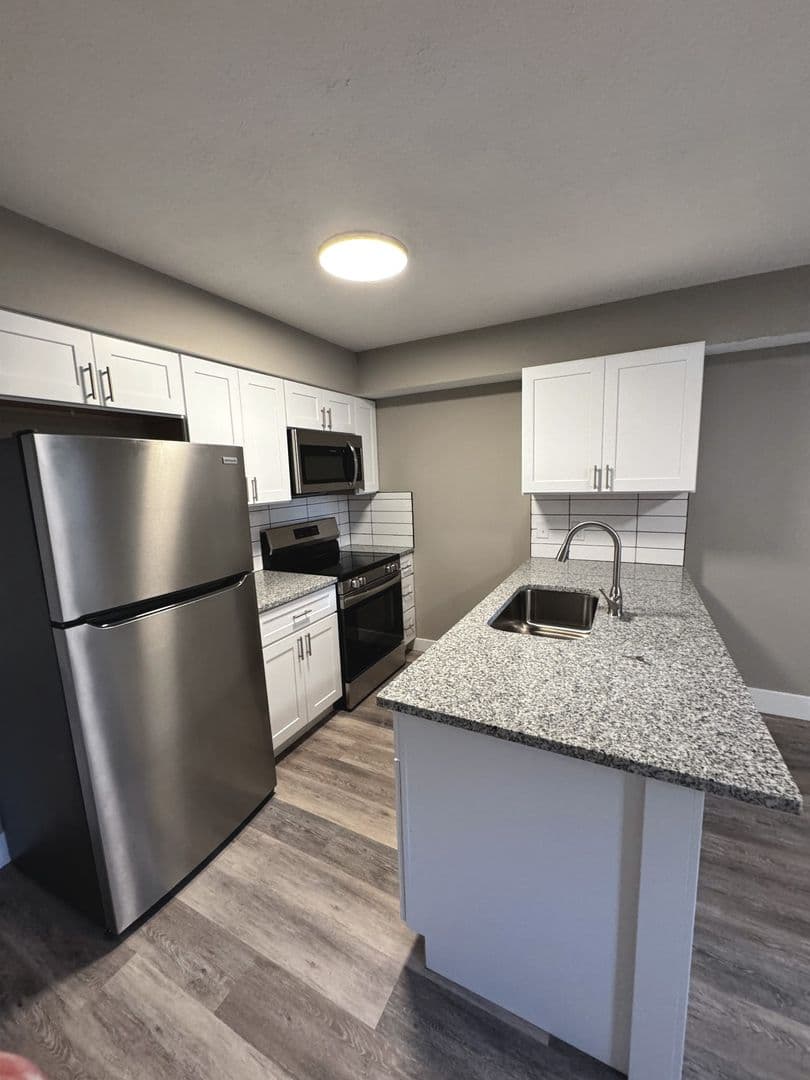 Bloomington Apartment: 2611 N. Walnut Street