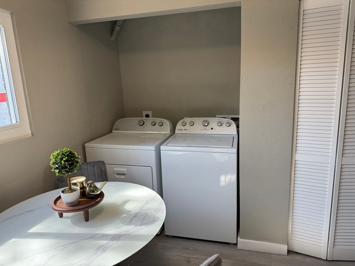 Bloomington Apartment: 2430 West 3rd Street