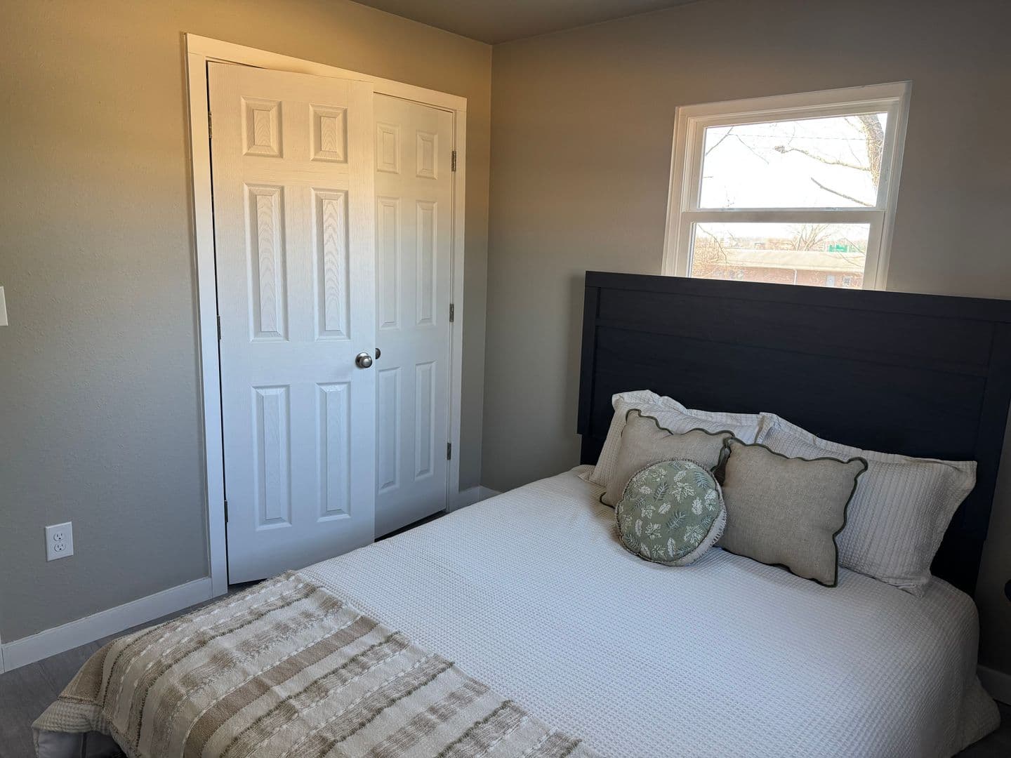 Bloomington Apartment: 2430 West 3rd Street