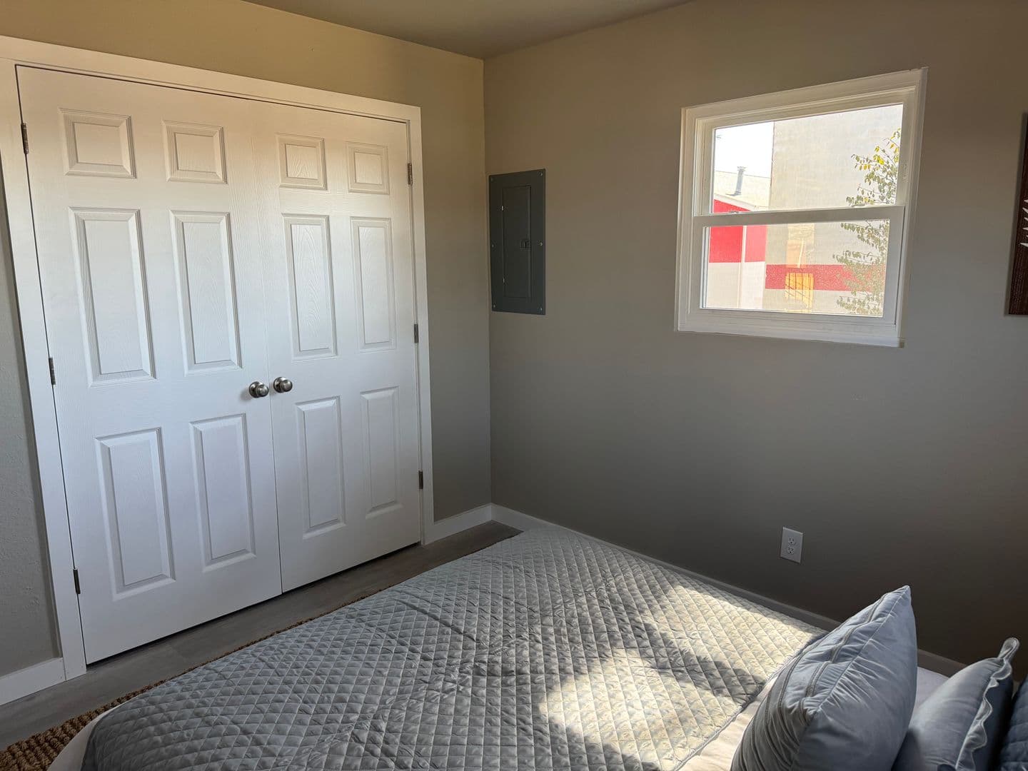 Bloomington Apartment: 2430 West 3rd Street