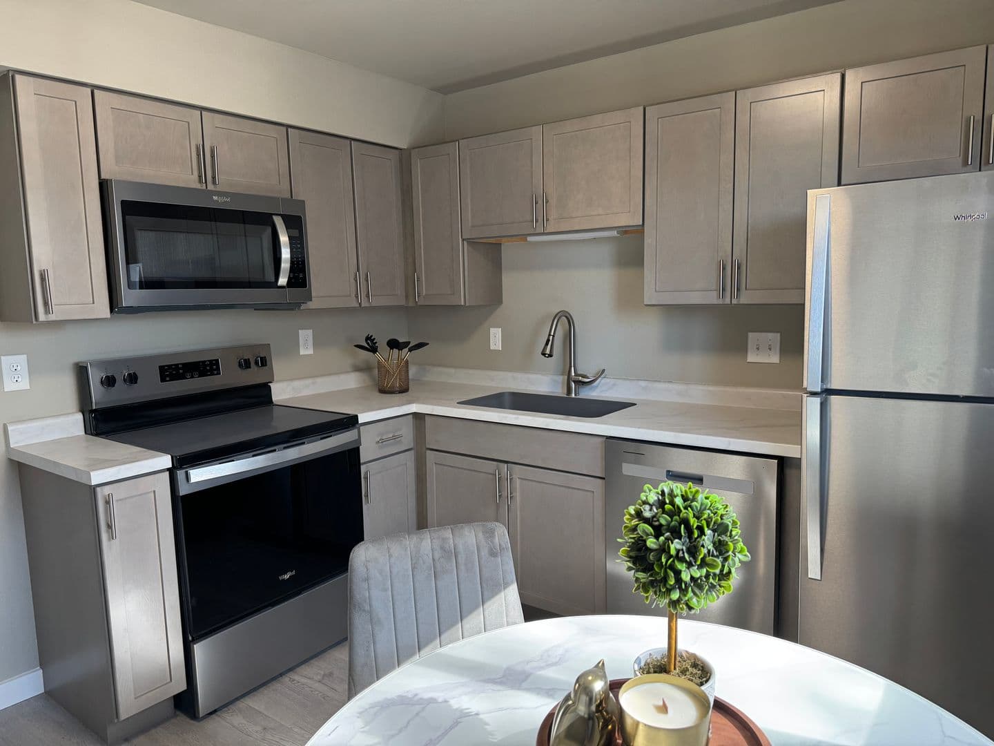 Bloomington Apartment: 2430 West 3rd Street