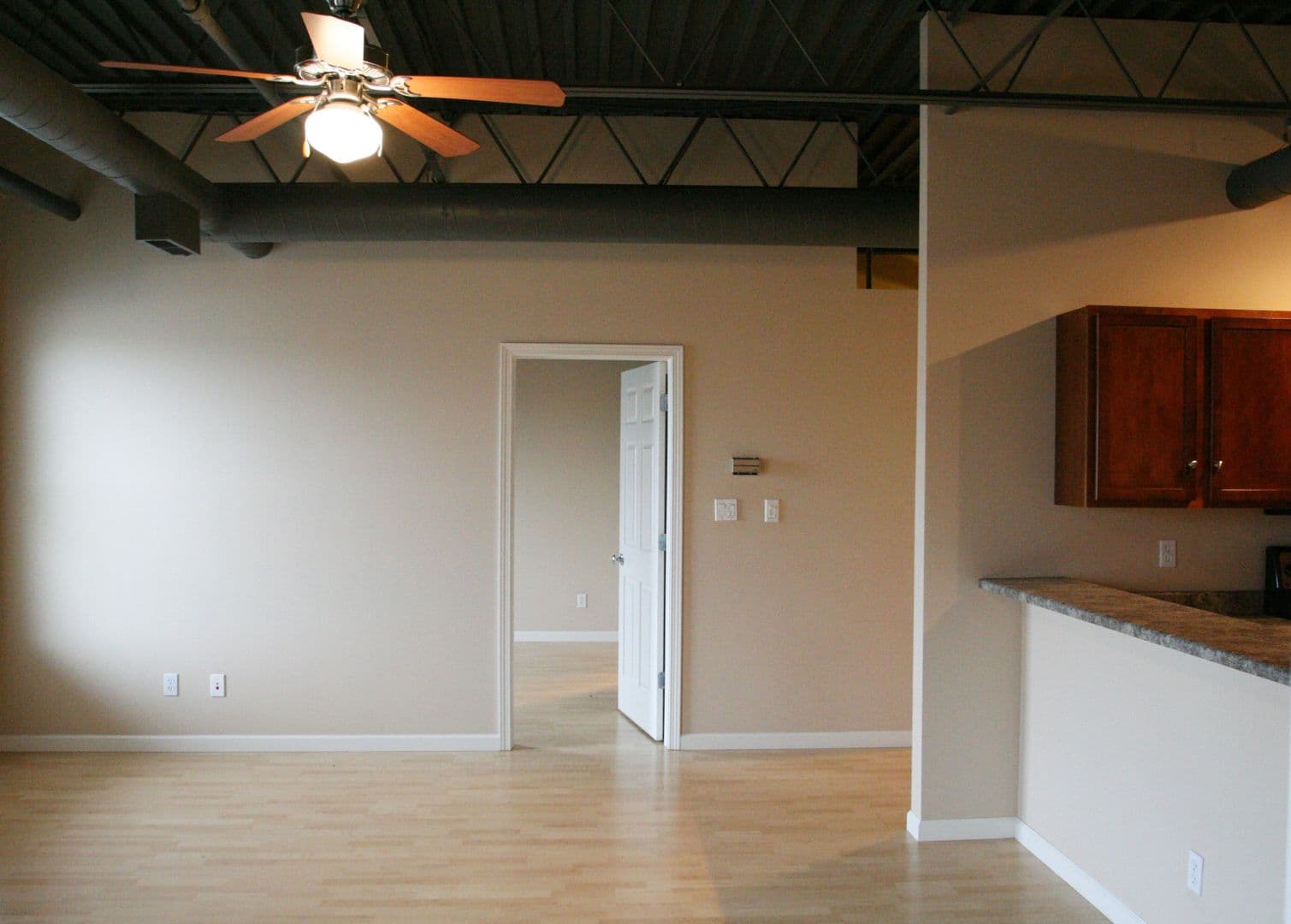 Bloomington Apartment: 1120 S. Walnut