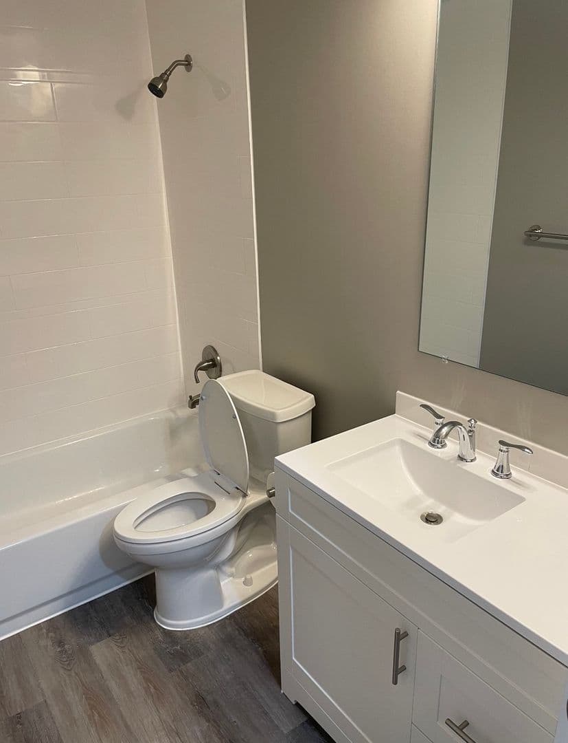 Bloomington Apartment: 902 Maxwell Terrace