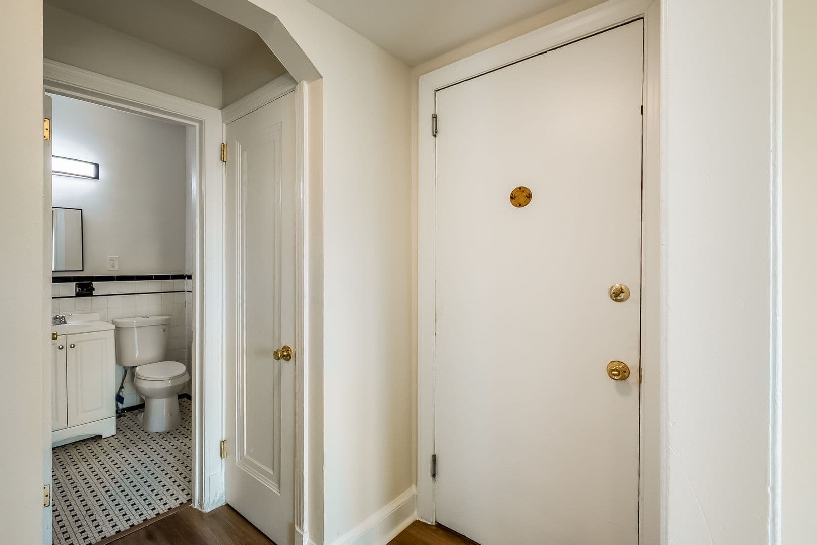 Washington Apartment: 535 Mellon St SE
