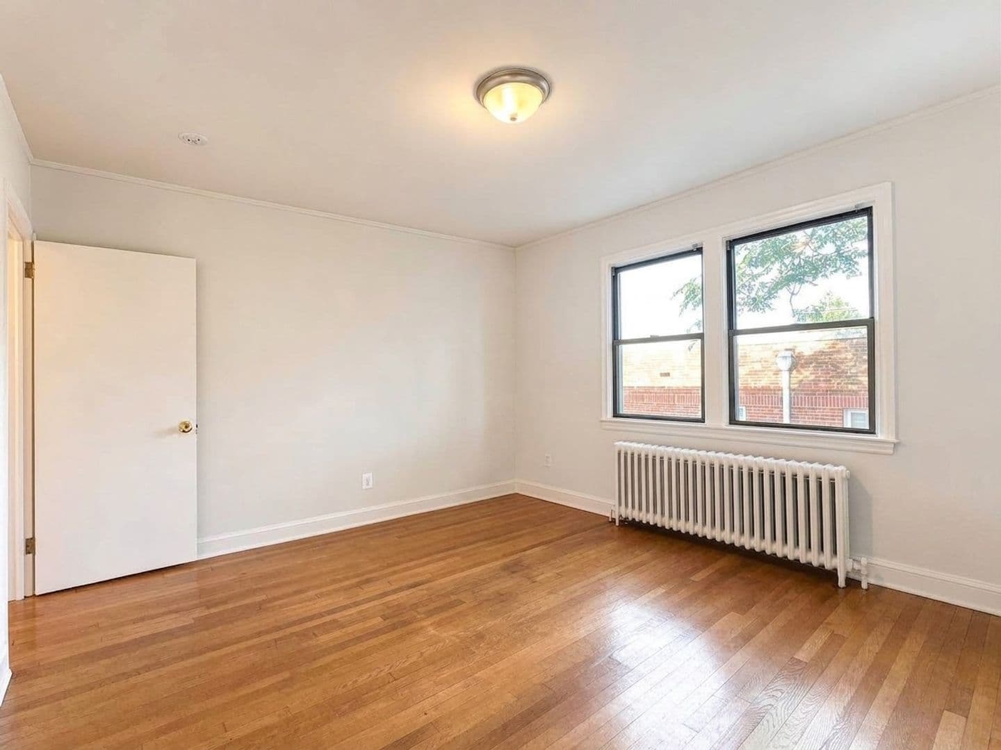Washington Apartment: 2806 O St SE