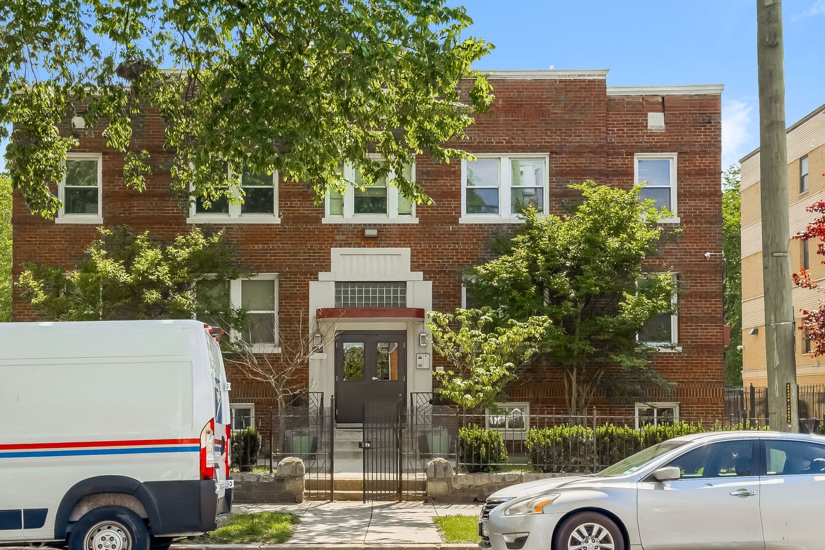 Washington Apartment: 535 Mellon St SE
