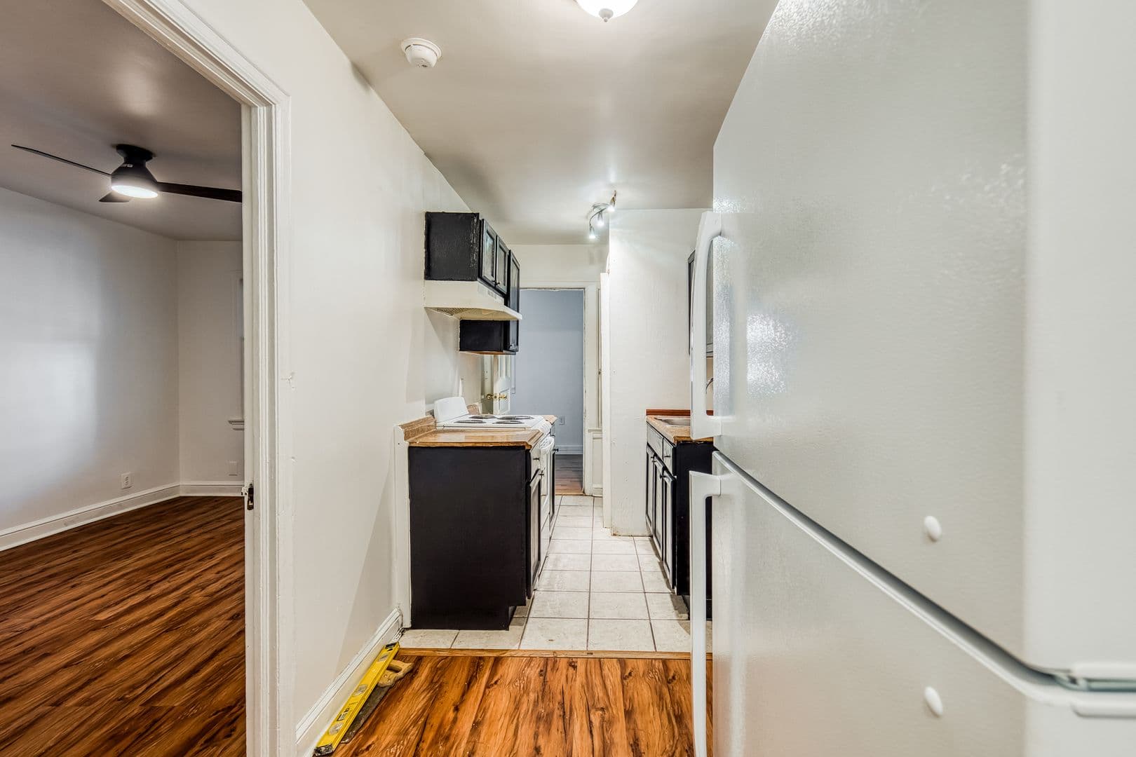 Washington Apartment: 316 18th Pl NE