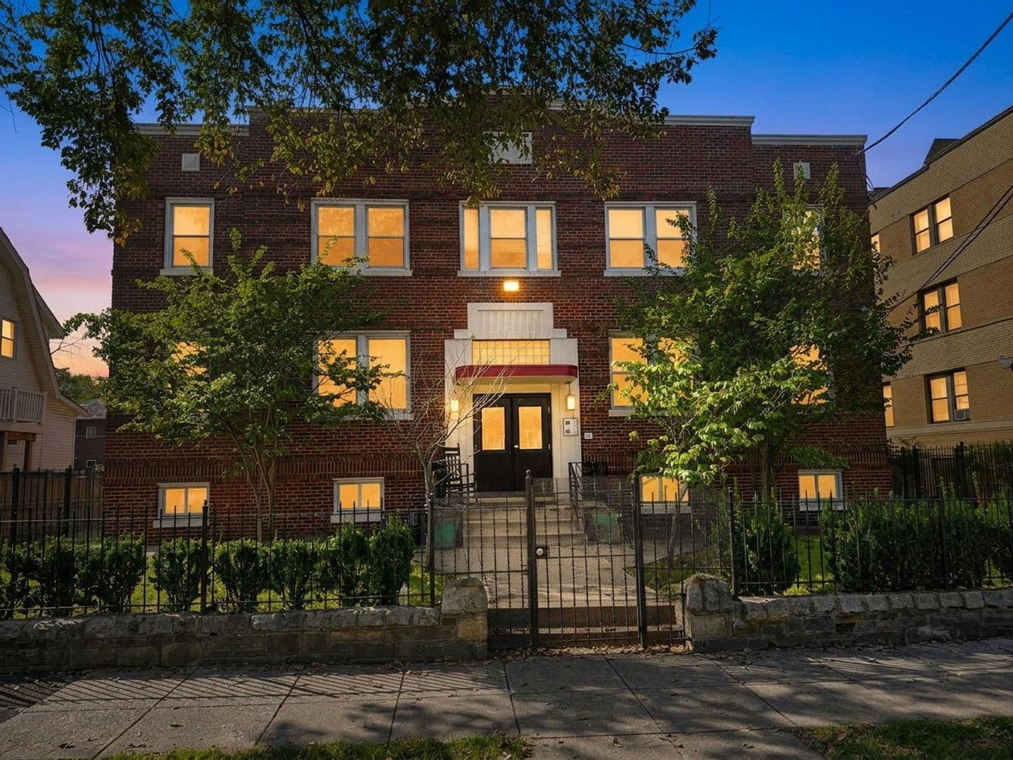 Washington Apartment: 535 Mellon St SE