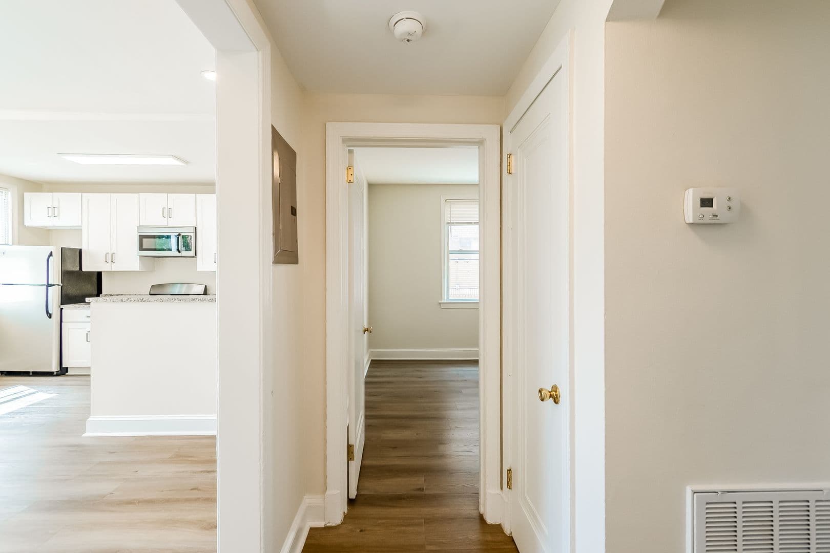 Washington Apartment: 535 Mellon St SE