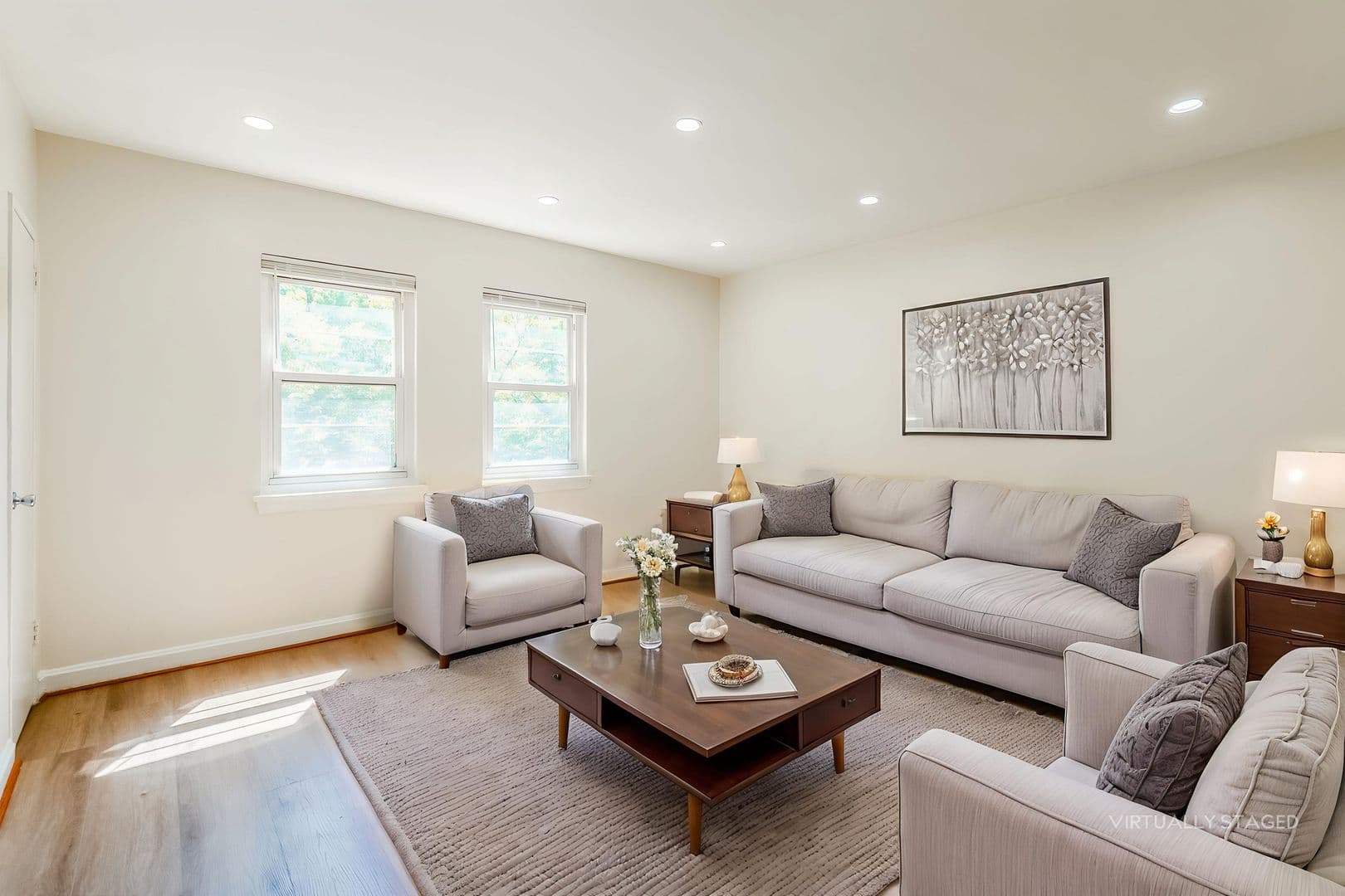 Washington Apartment: 127 17th St SE