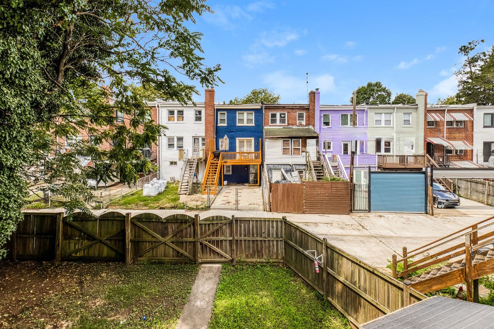 Washington Apartment: 316 18th Pl NE