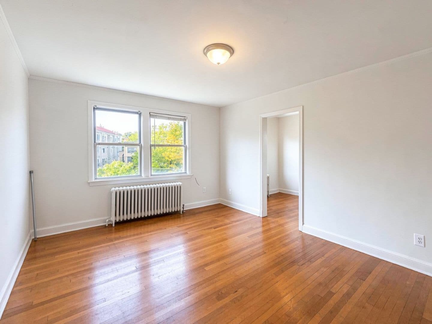 Washington Apartment: 2806 O St SE
