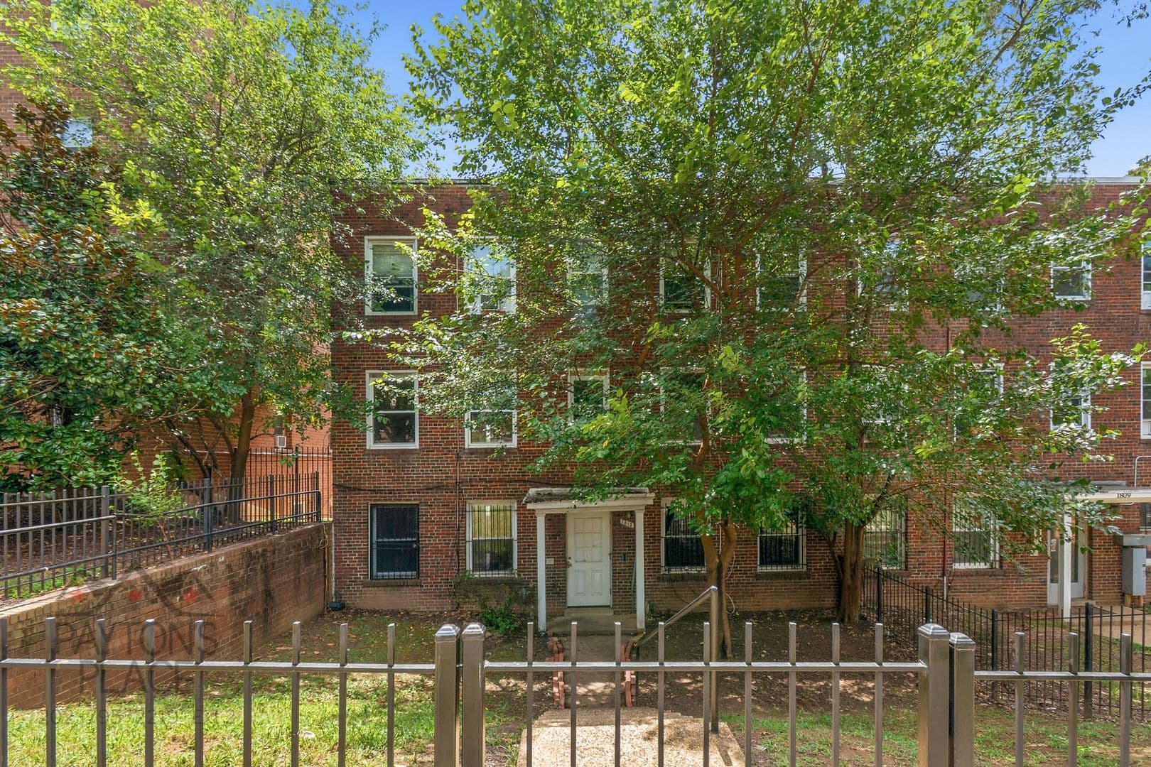 Washington Apartment: 1813 Maryland Ave NE