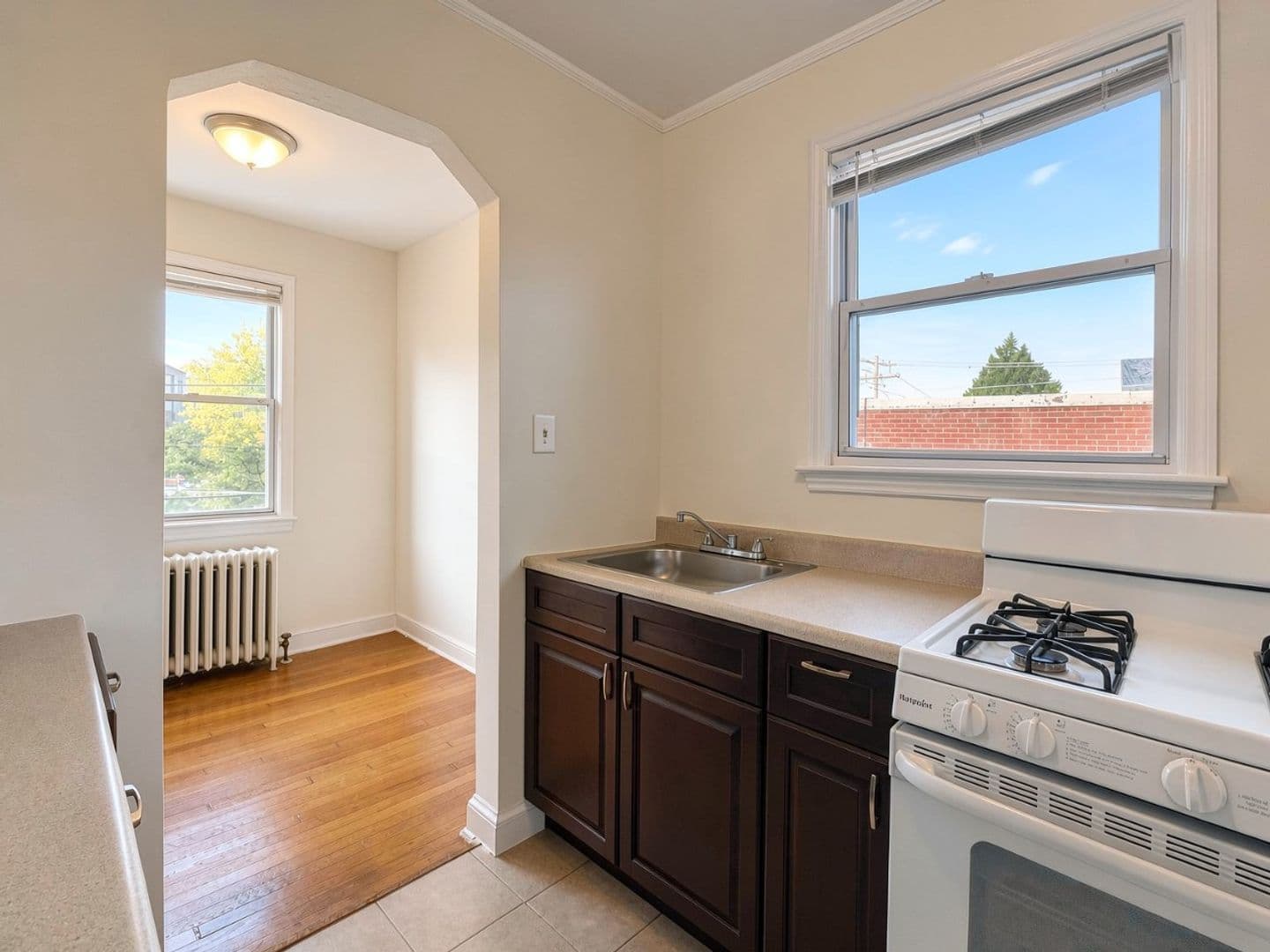 Washington Apartment: 2806 O St SE
