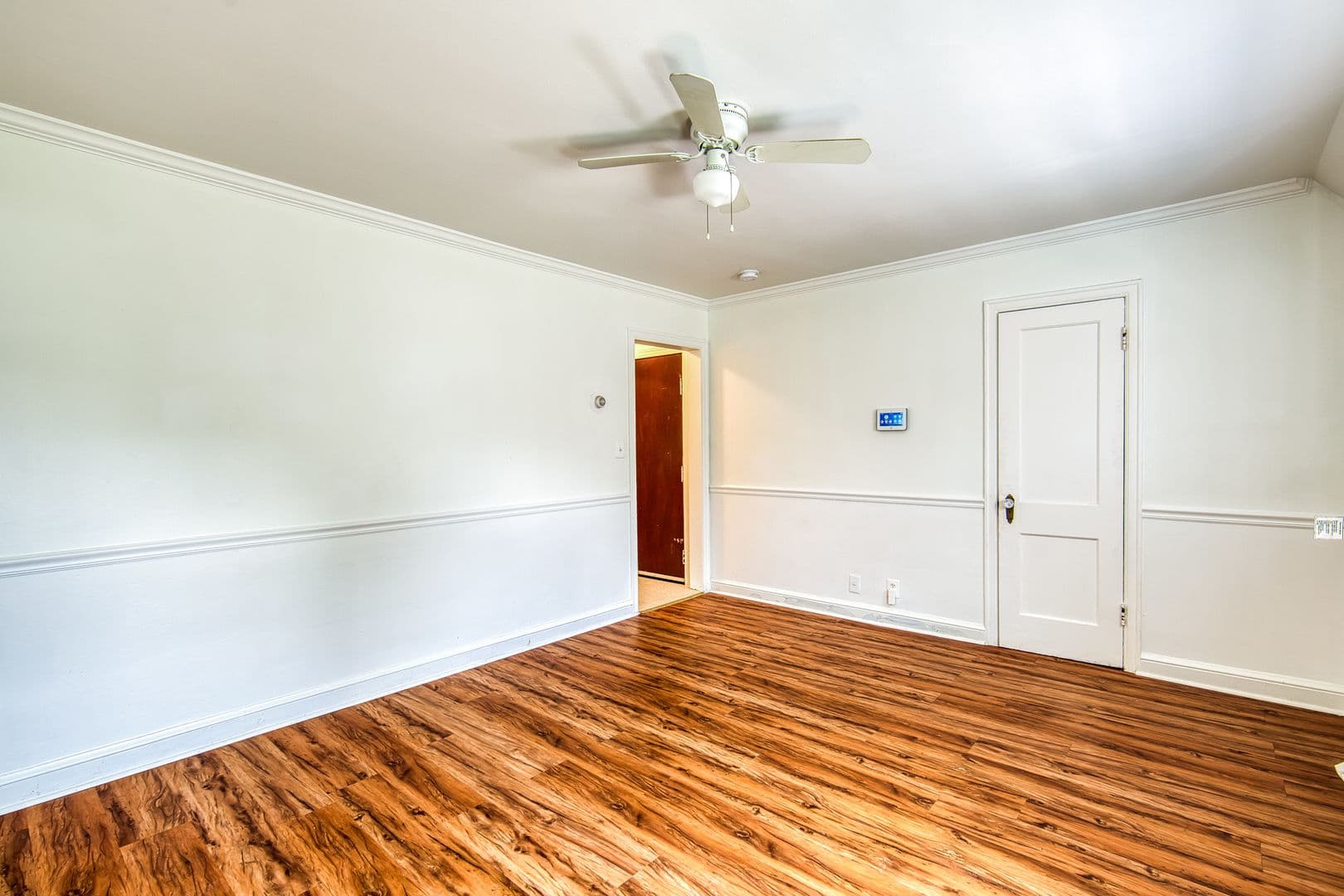Washington Apartment: 316 18th Pl NE