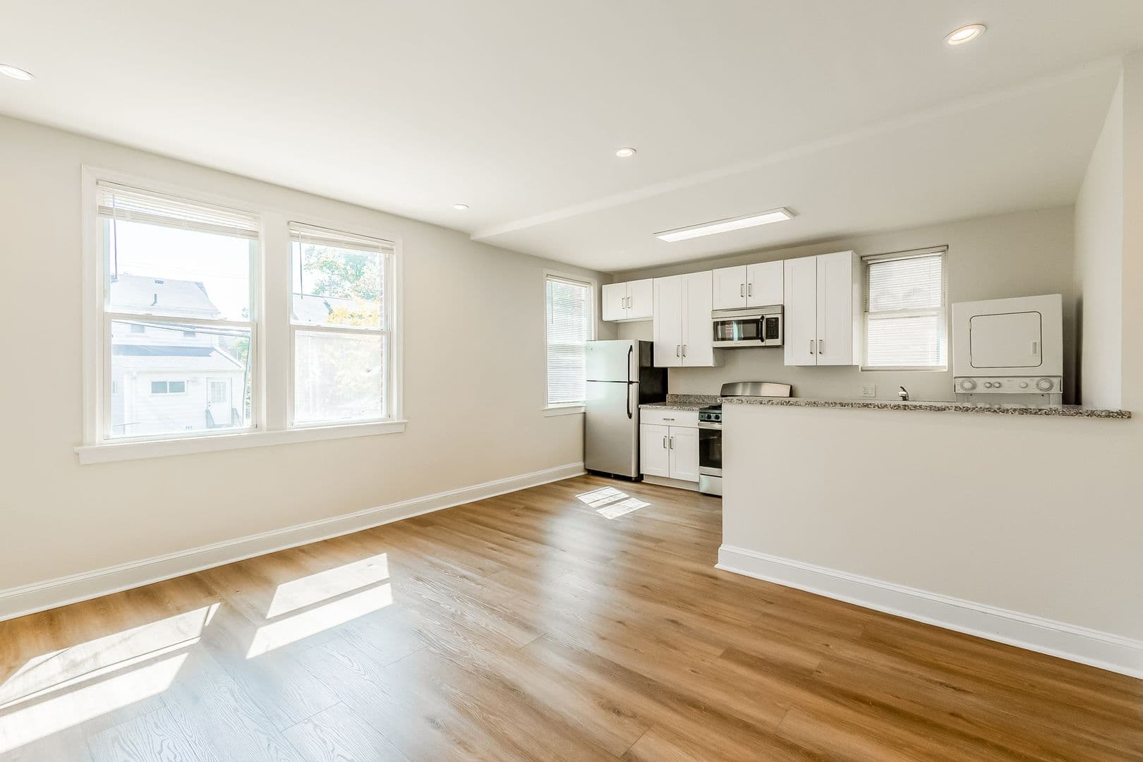 Washington Apartment: 535 Mellon St SE