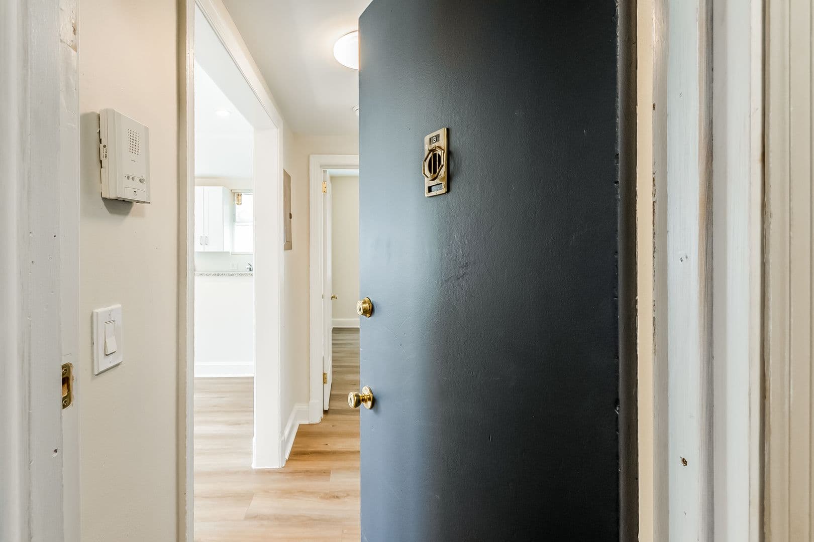 Washington Apartment: 535 Mellon St SE