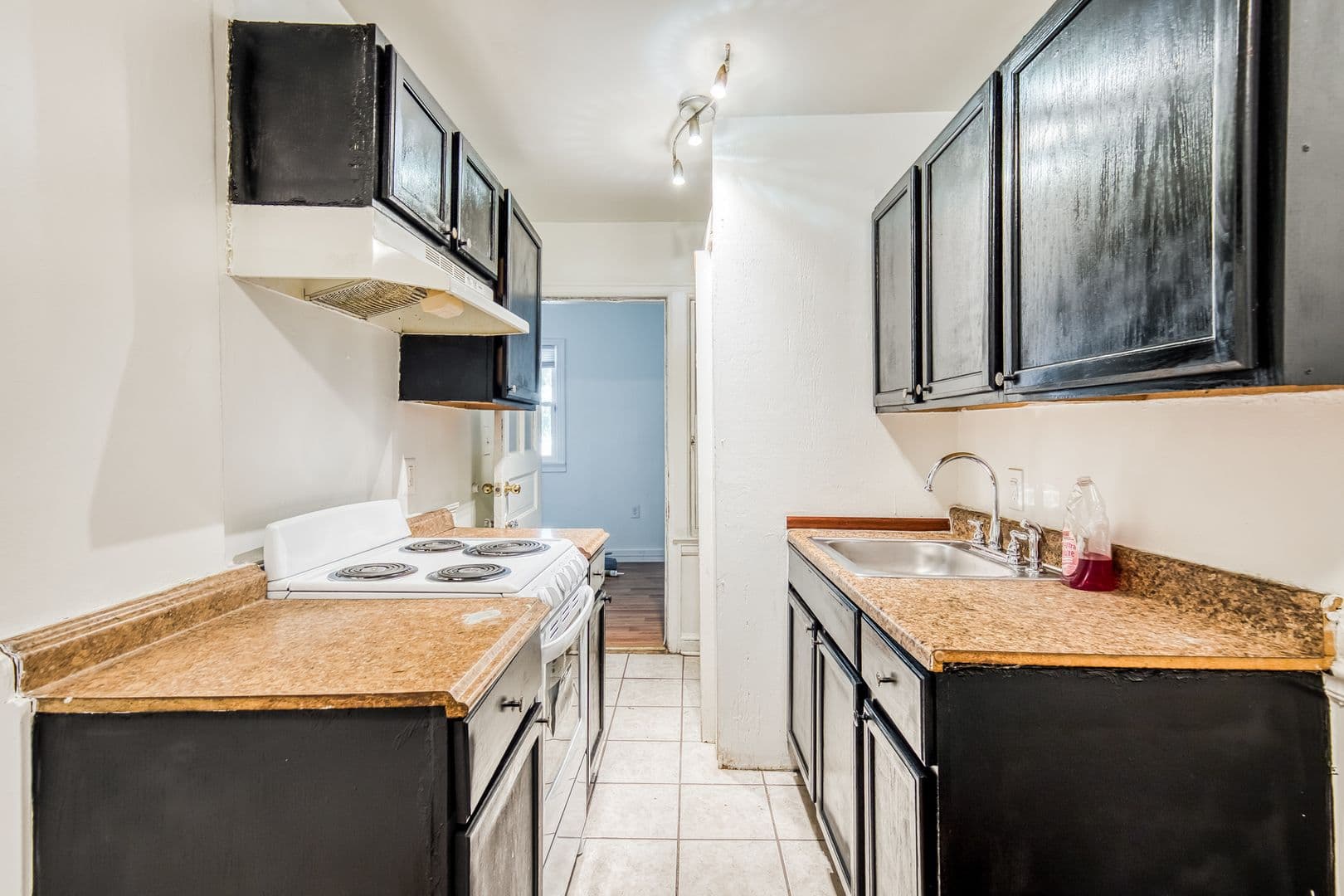 Washington Apartment: 316 18th Pl NE