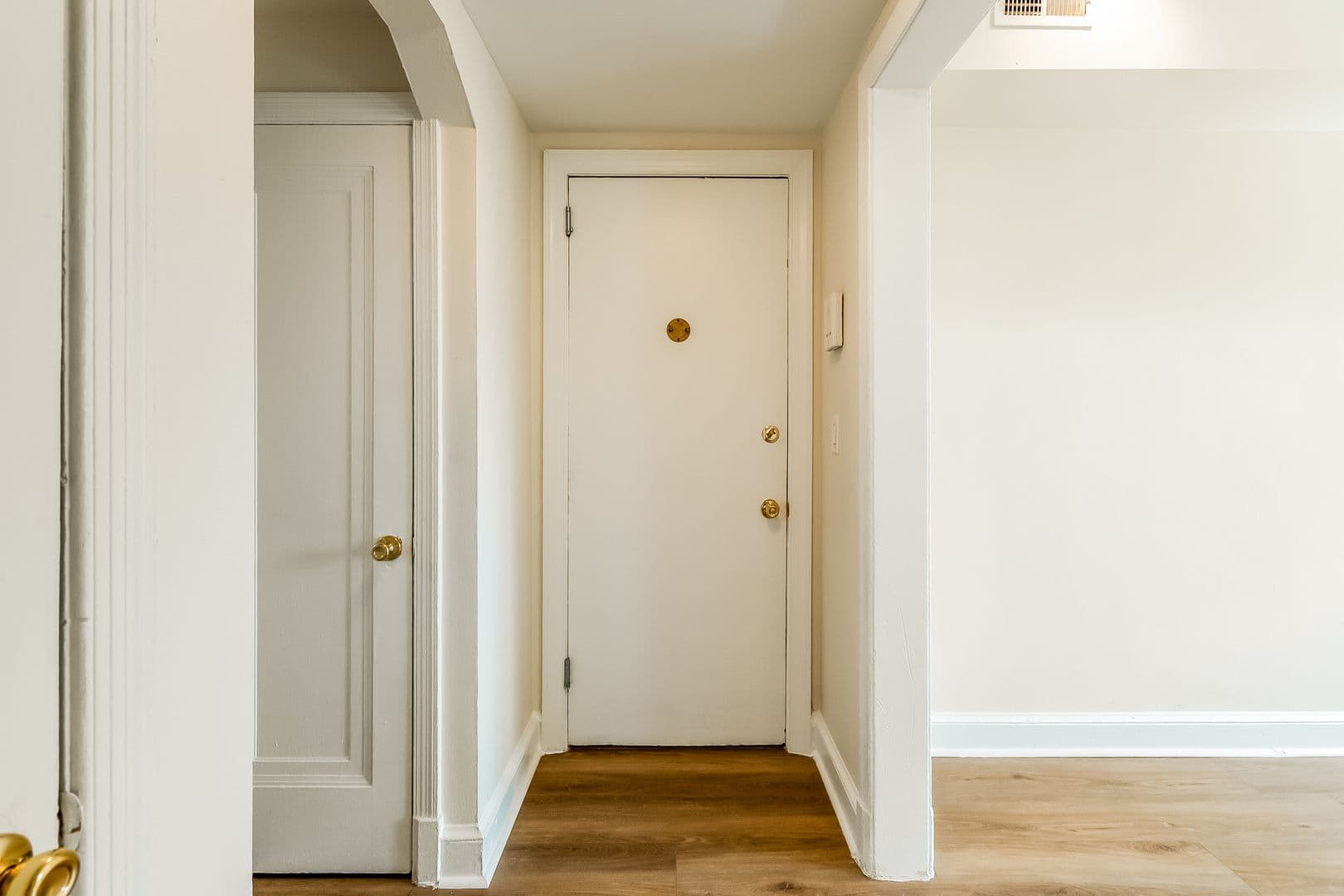 Washington Apartment: 535 Mellon St SE