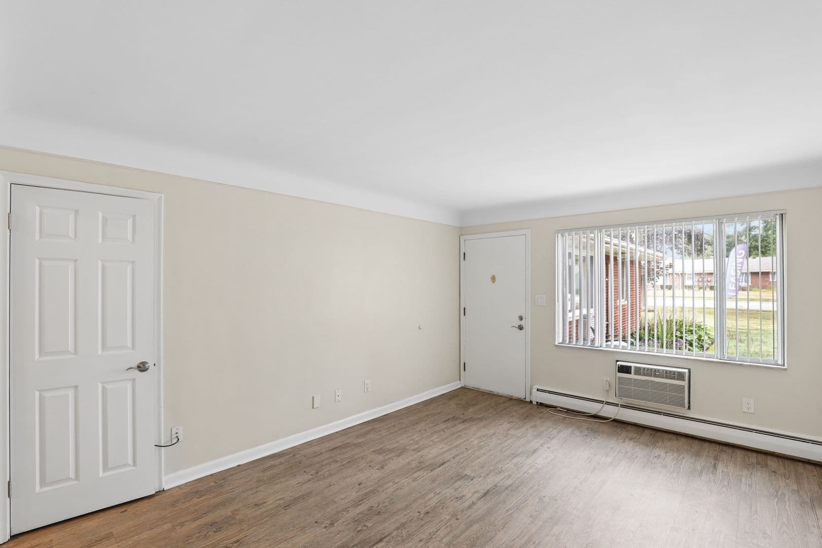 Clawson Apartment: 403-427 South Crooks Road
