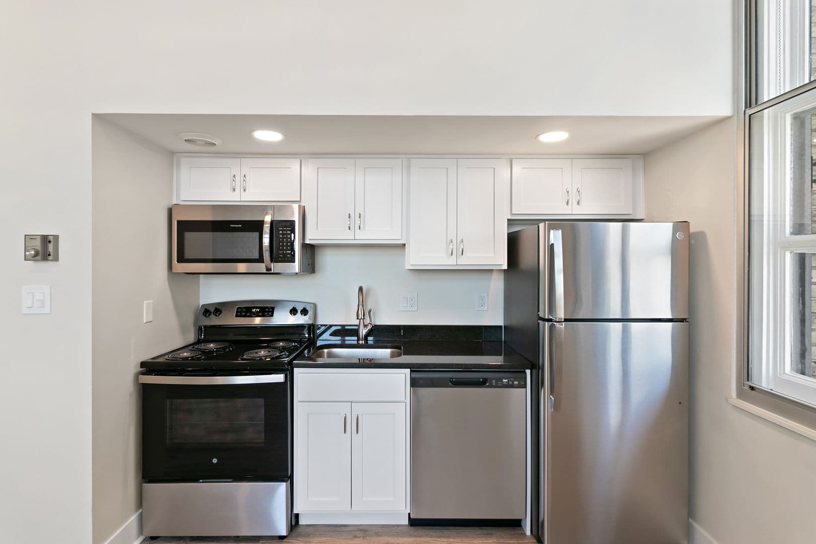 Detroit Apartment: 10 West Adams Avenue