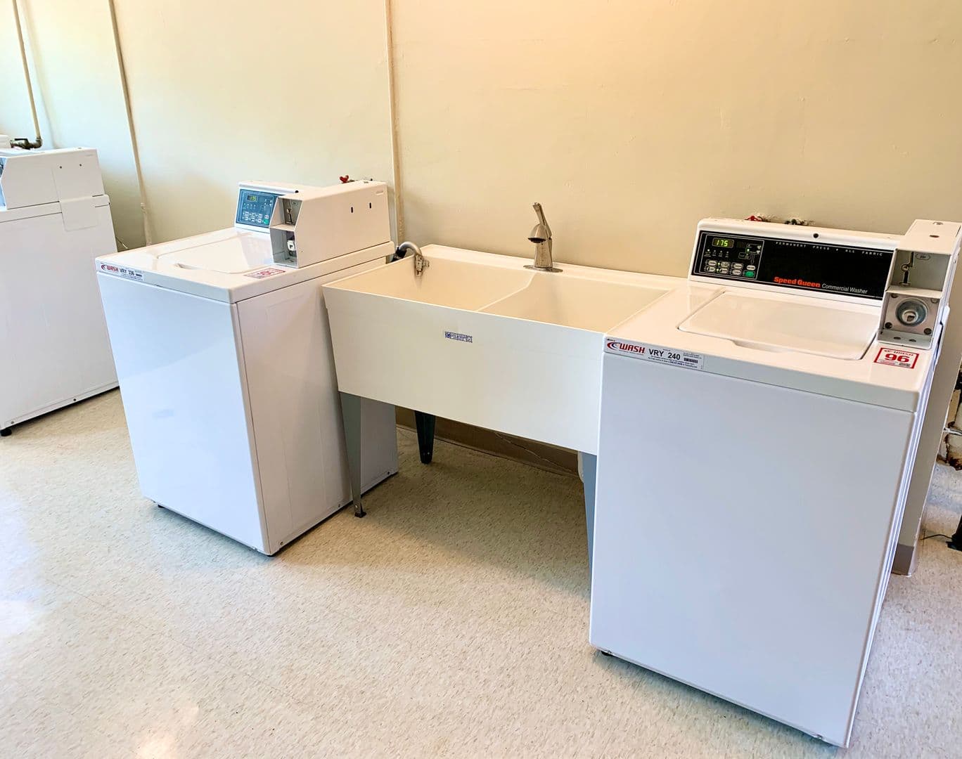 Clawson Apartment: 403-427 South Crooks Road